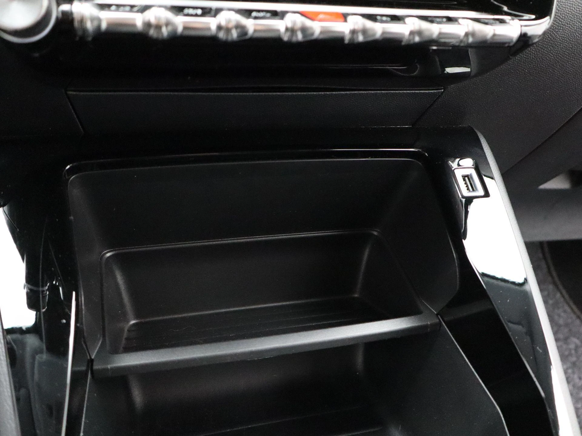 Peugeot-208-image-20