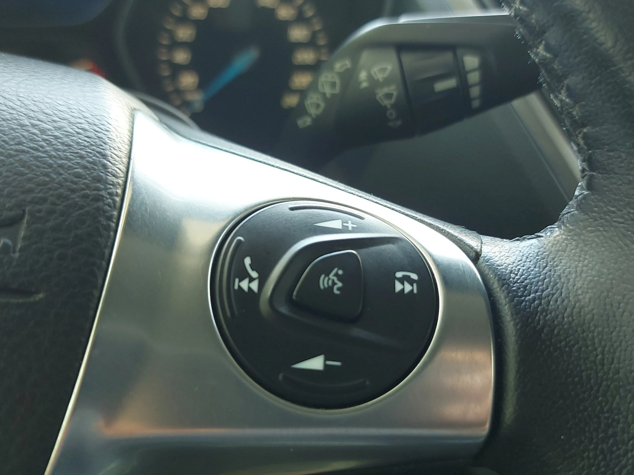 Ford-C-MAX-image-20