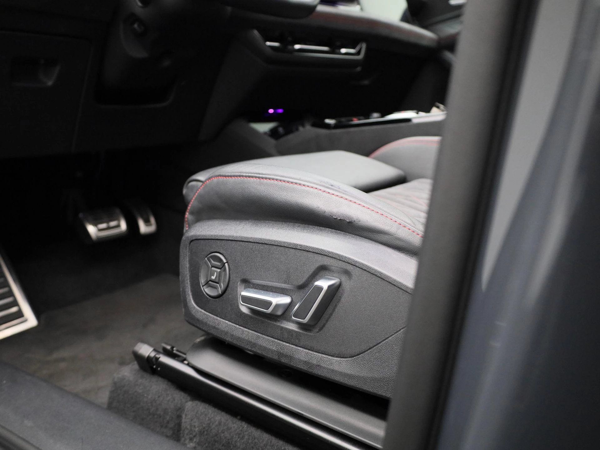 Audi-Q6 e-tron-image-46