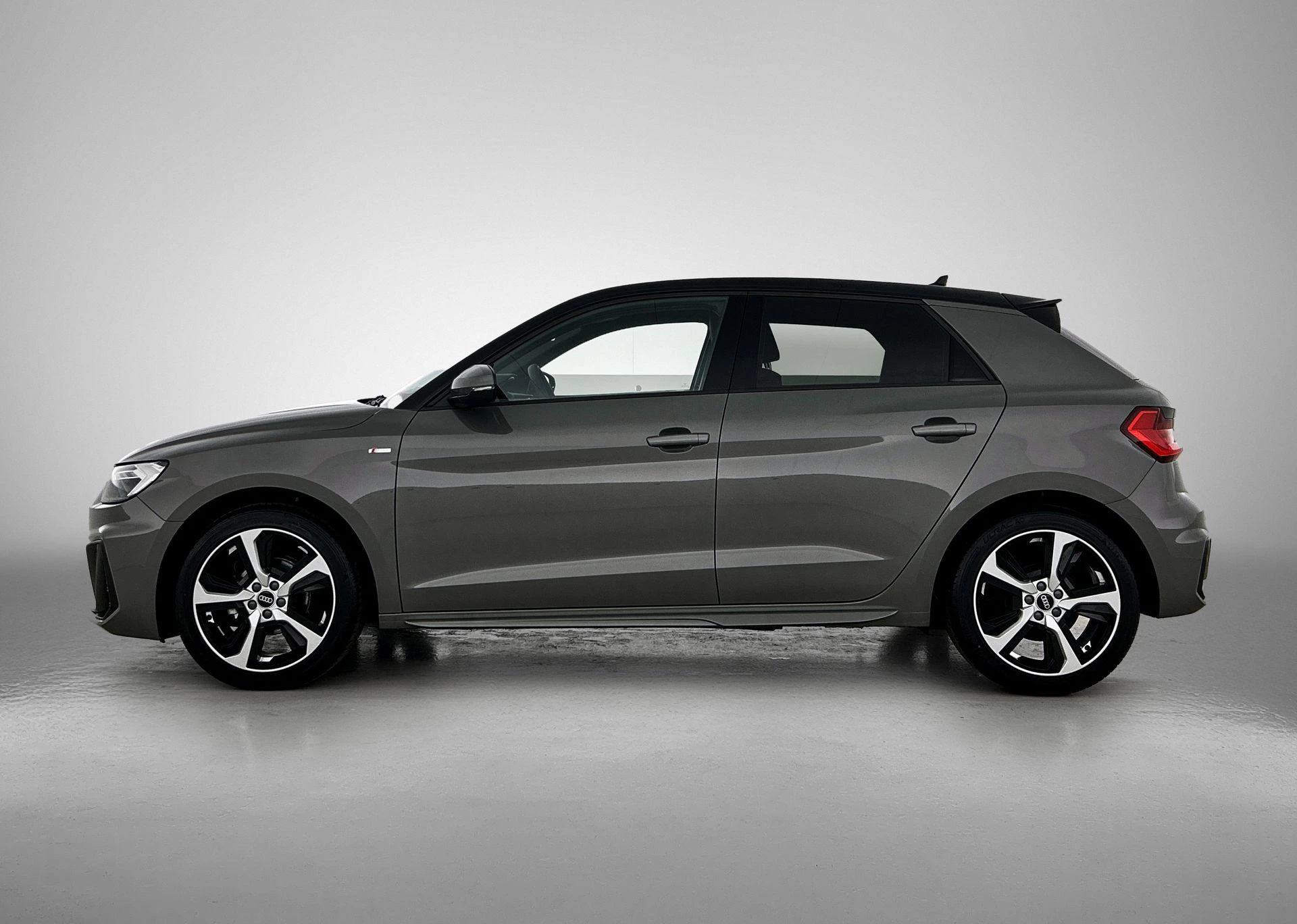Audi-A1 Sportback-image-2
