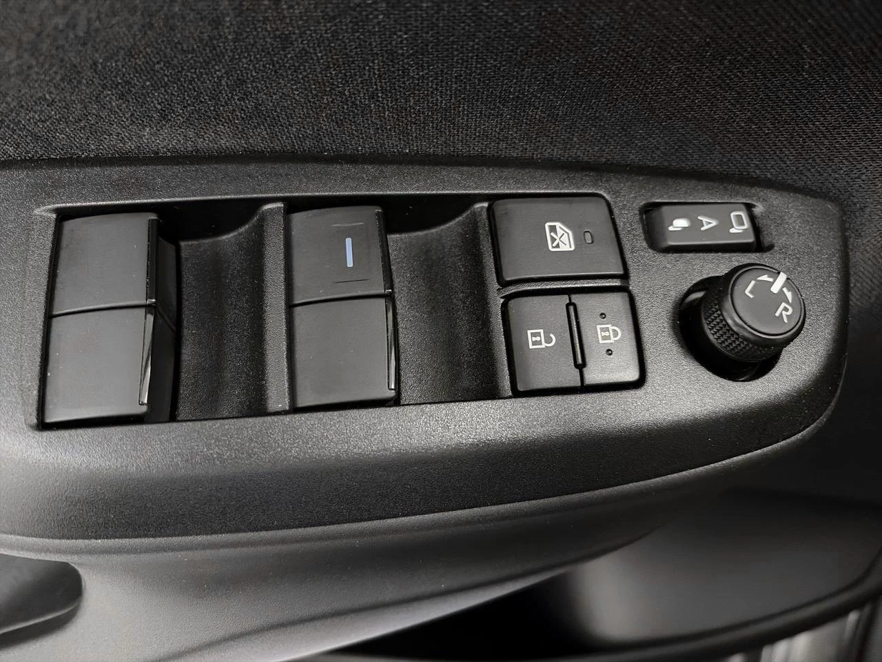 Toyota-Yaris Cross-image-14