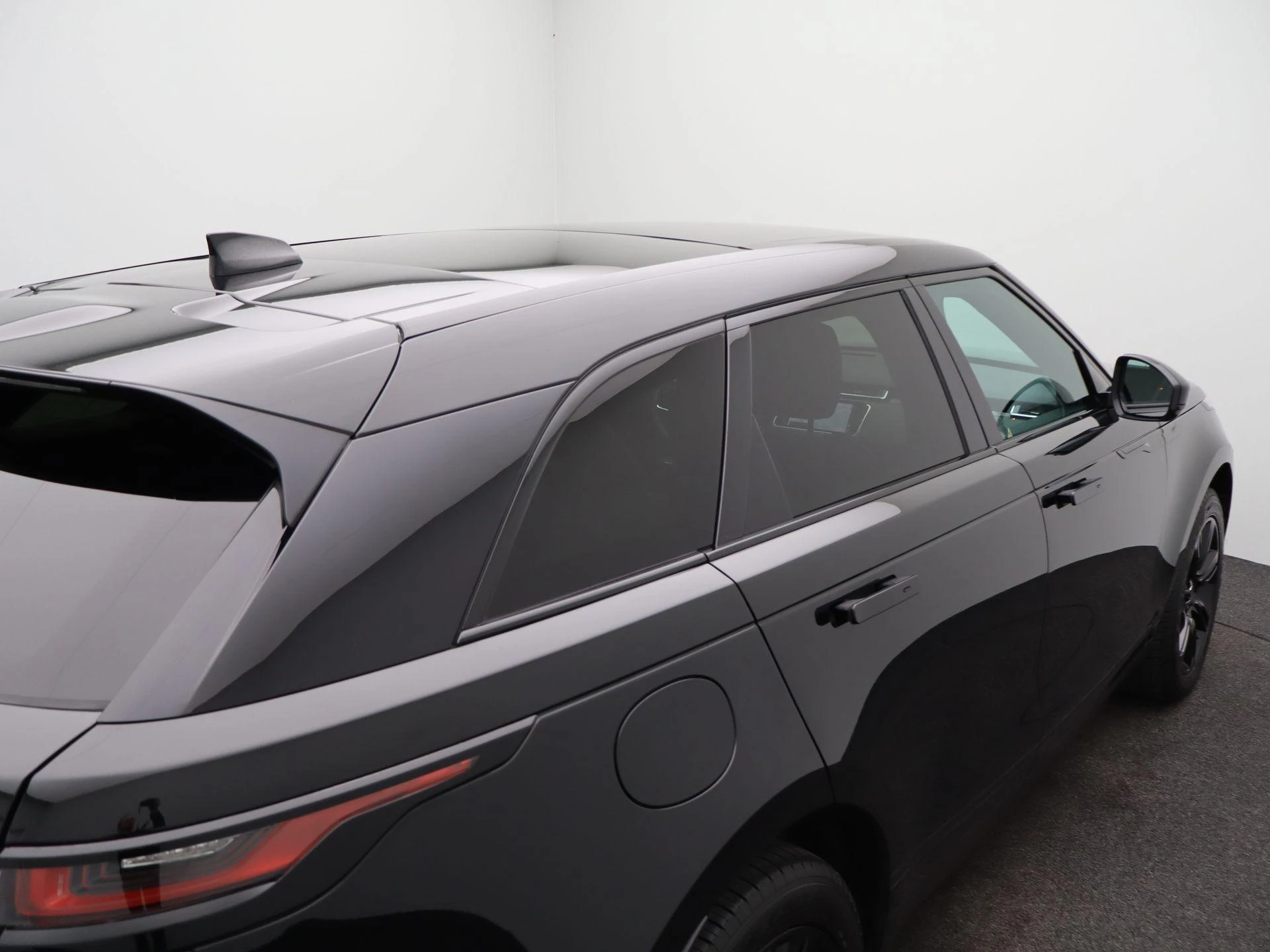 Land Rover-Range Rover Velar-image-44