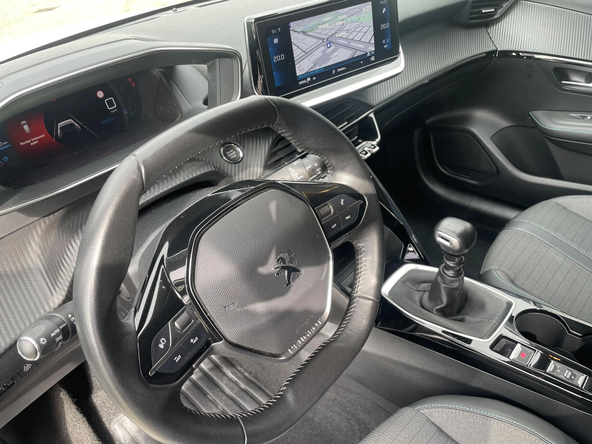 Peugeot-208-image-11