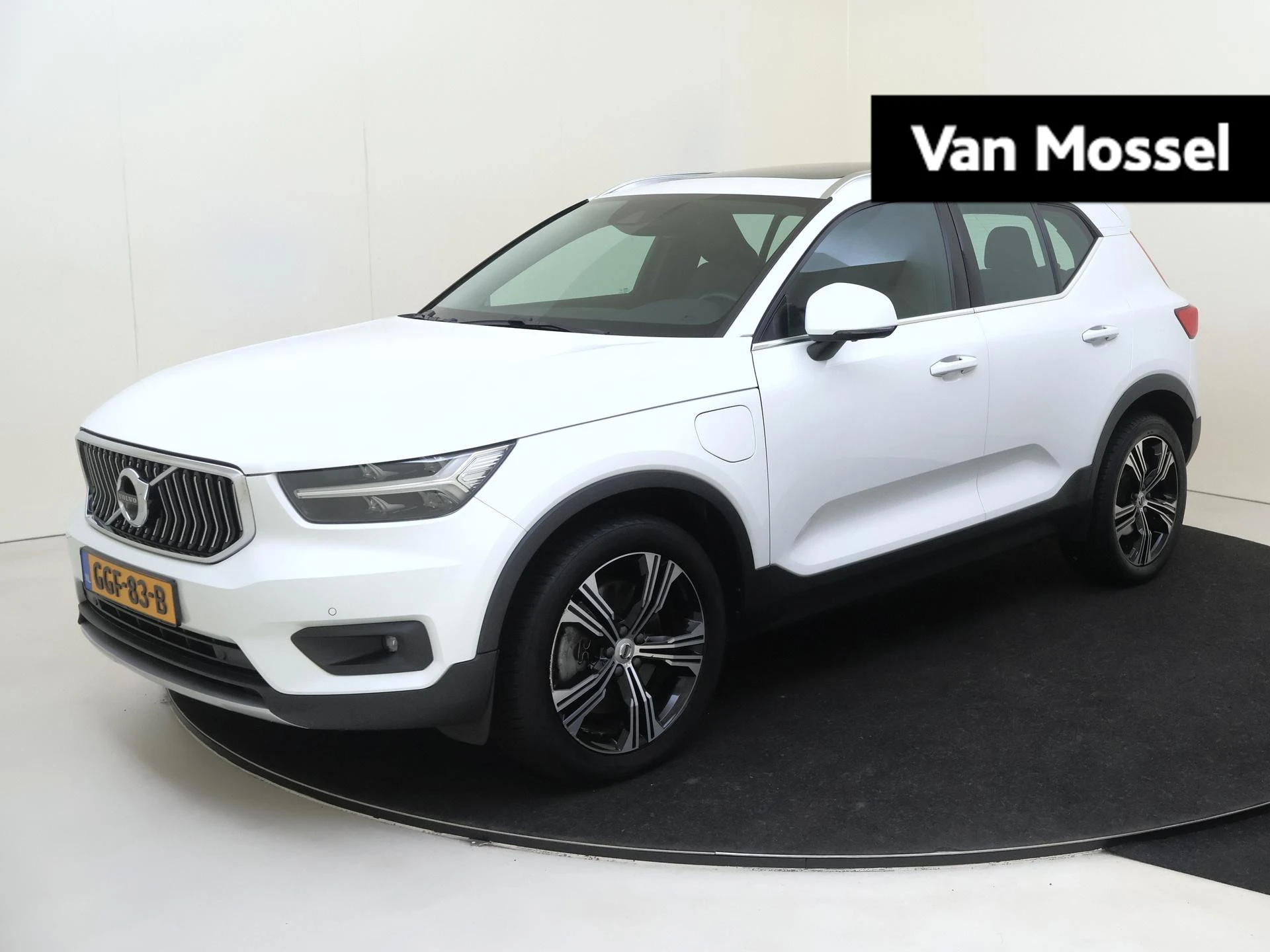 Volvo-XC40-image-0