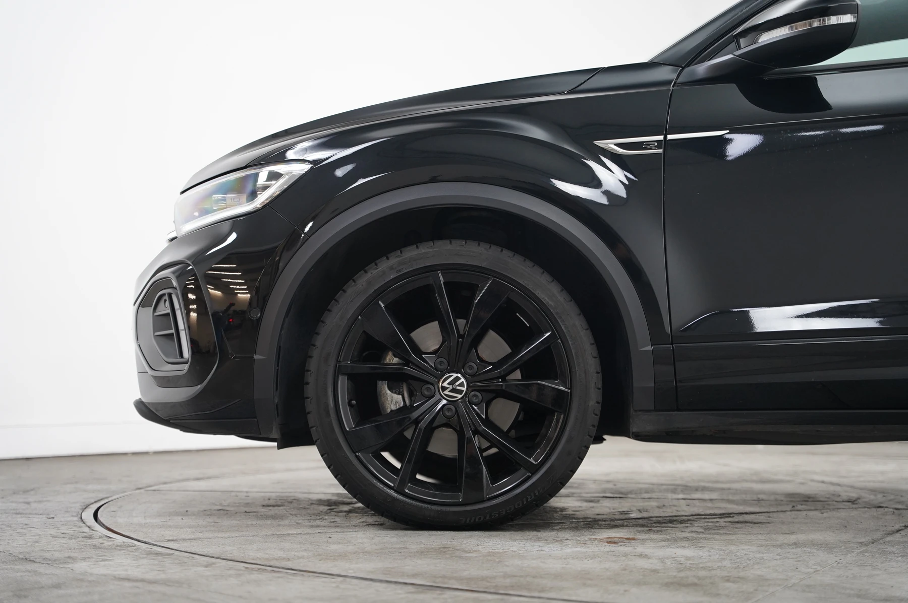 Volkswagen-T-Roc-image-4