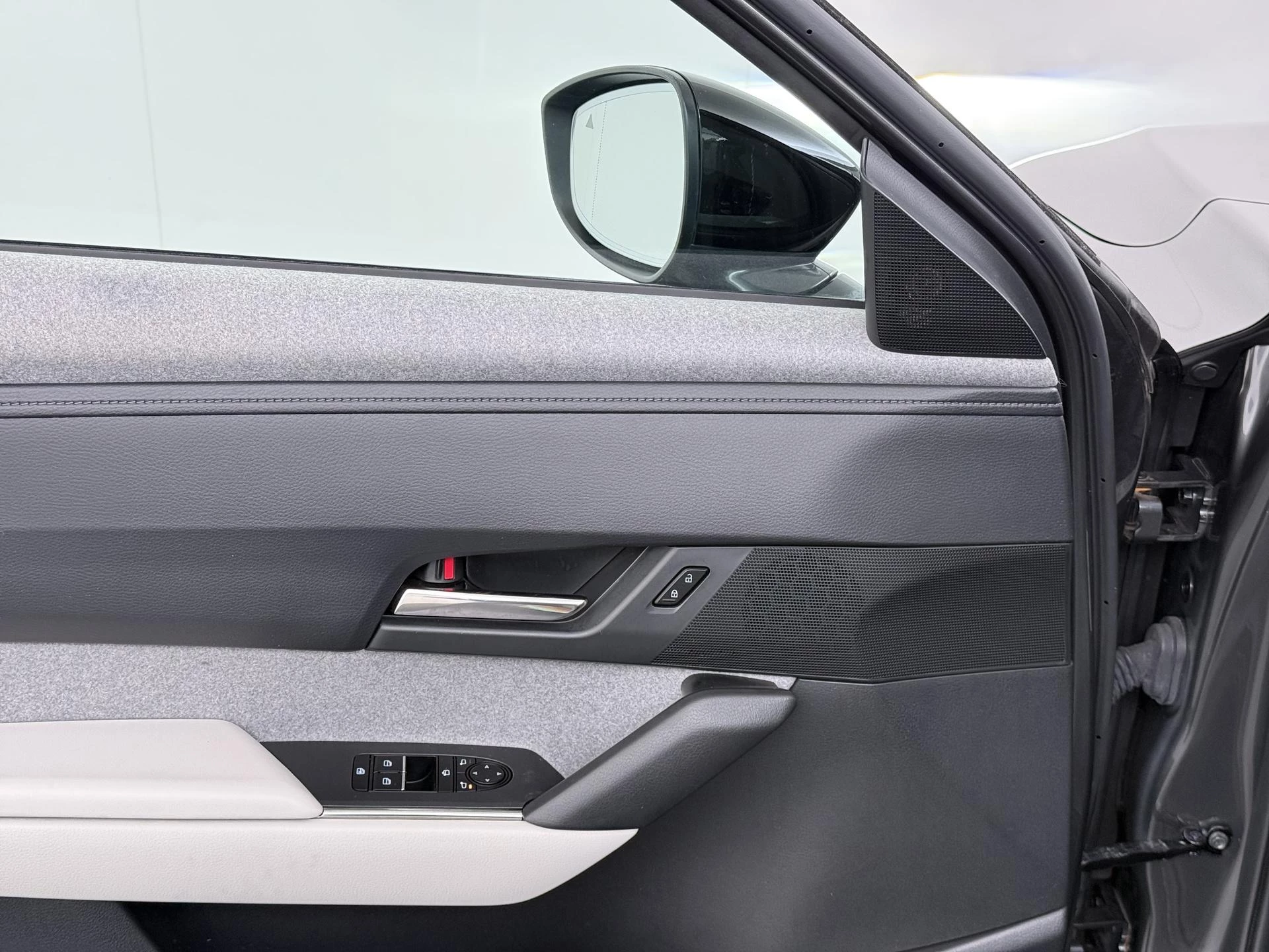 Mazda-MX-30-image-11