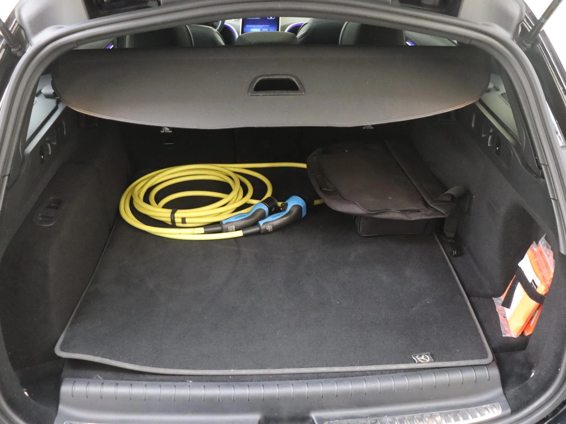 Mercedes-Benz-C-Klasse-image-29