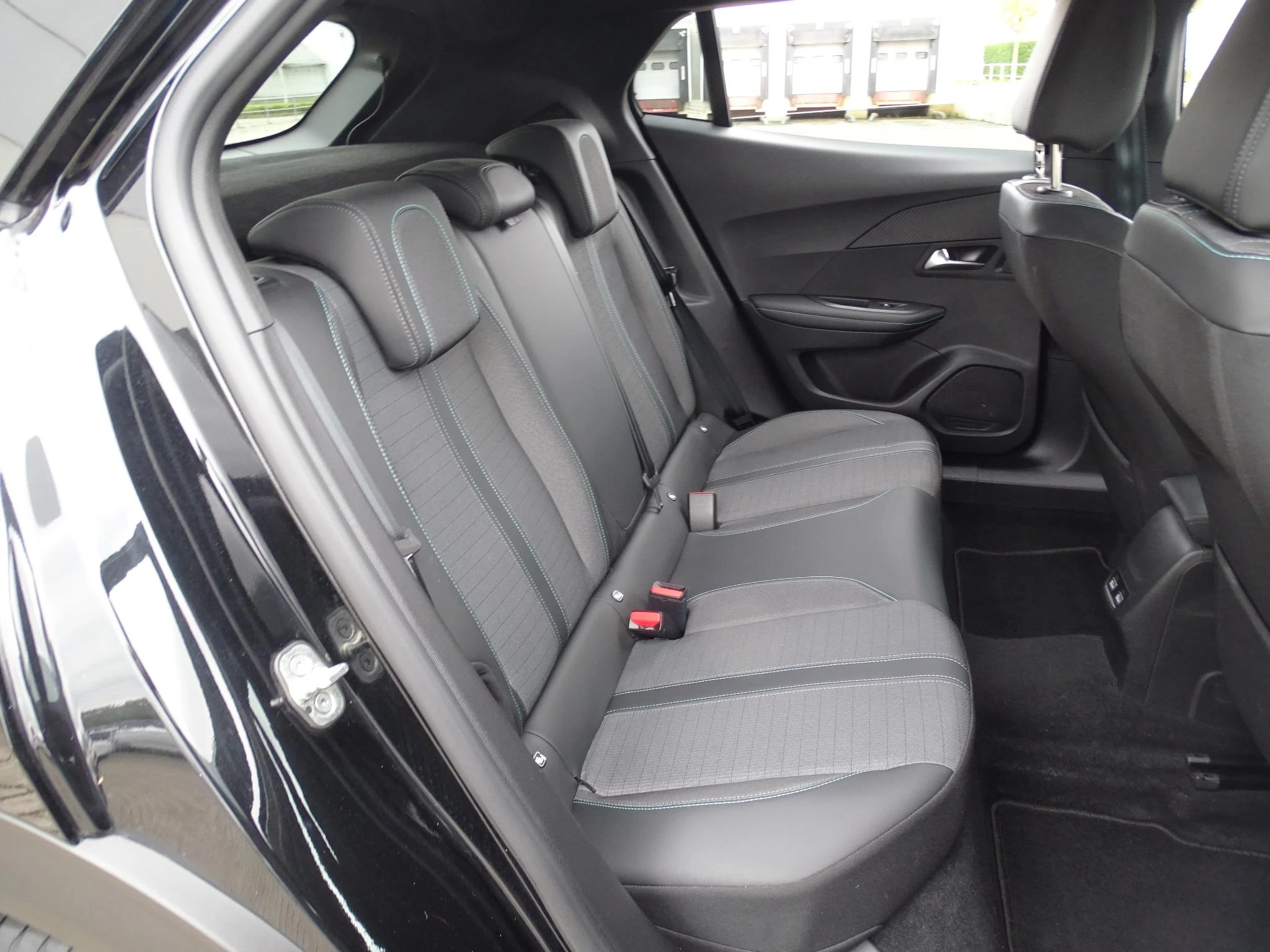 Peugeot-2008-image-14