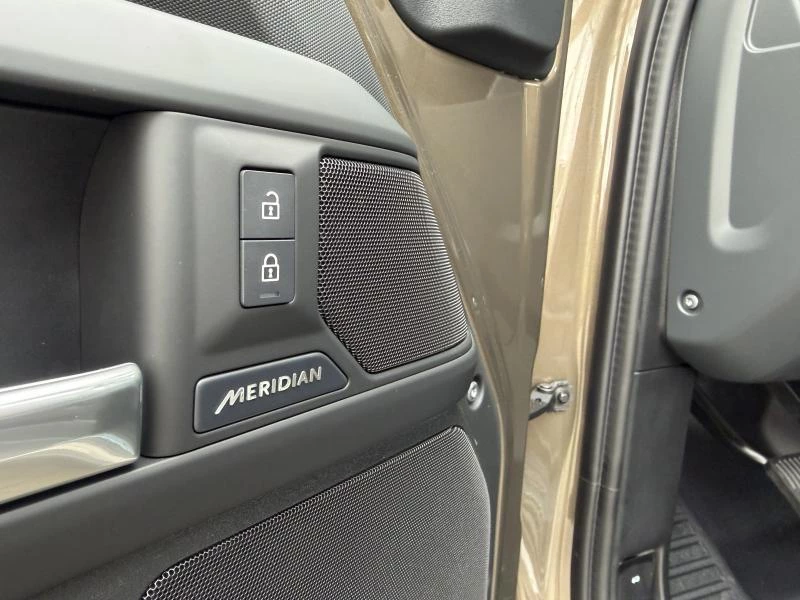 Land Rover Defender 90 D200 X-DYNAMIC