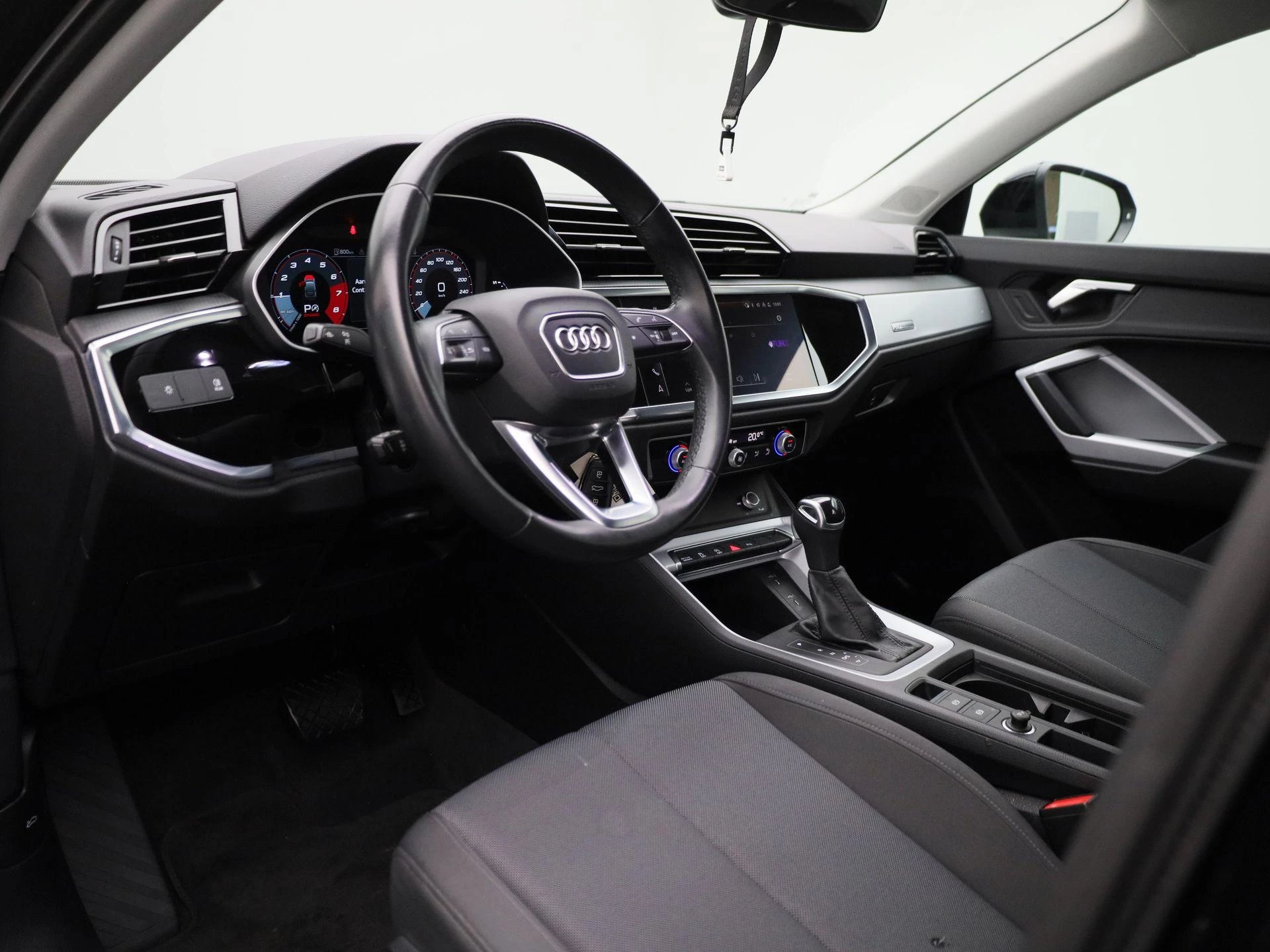 Audi-Q3-image-28