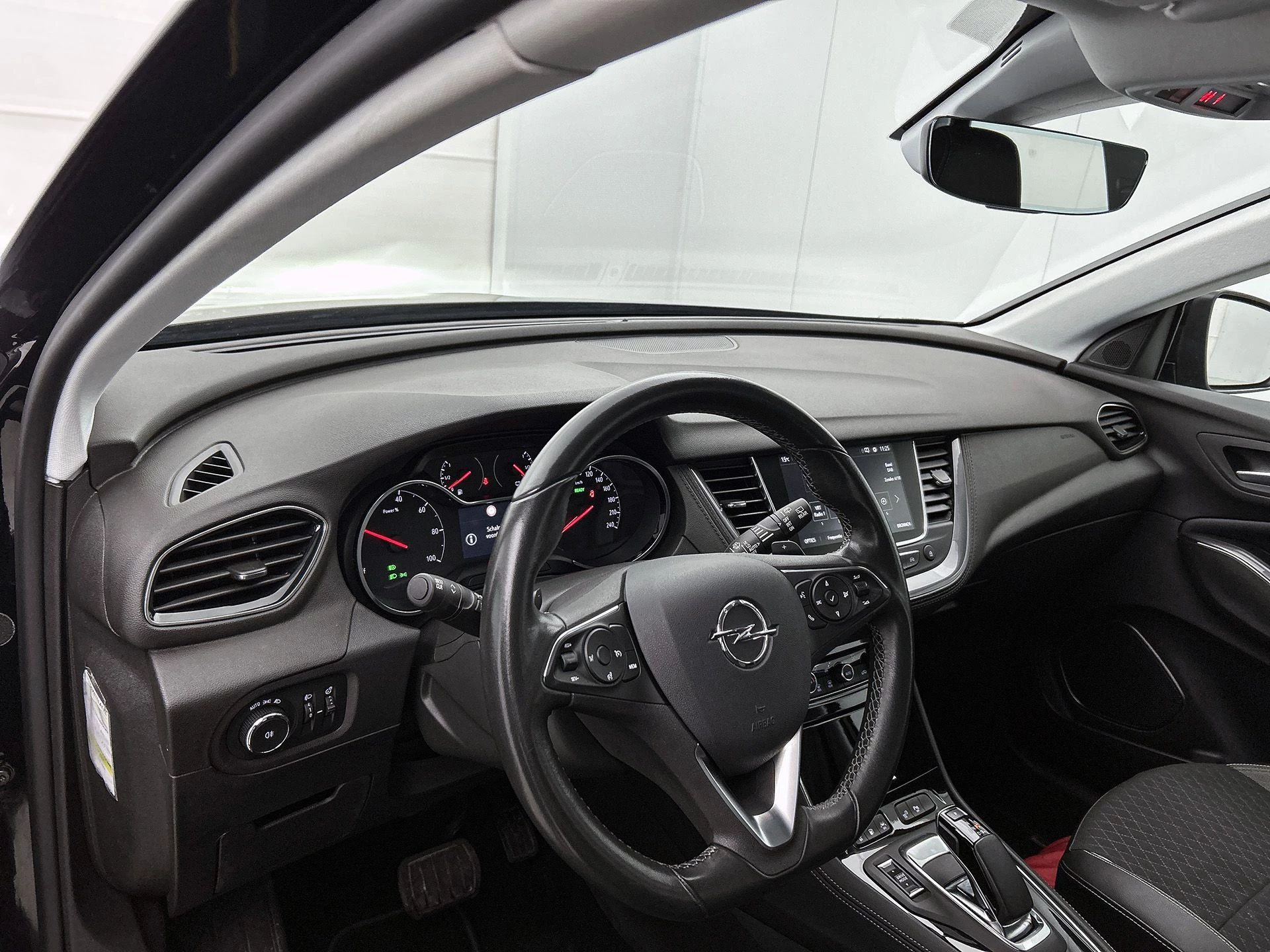 Opel-Grandland X-image-17
