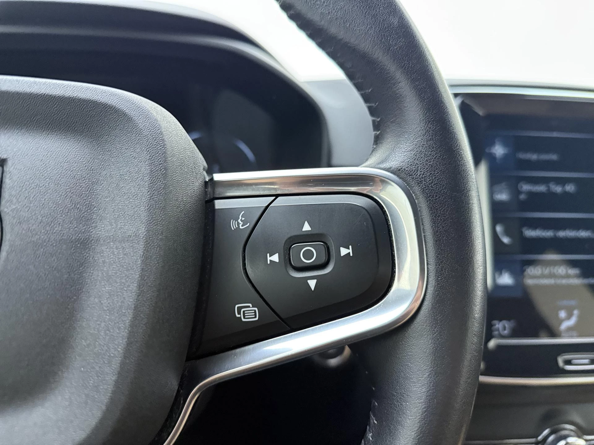 Volvo-XC40-image-19