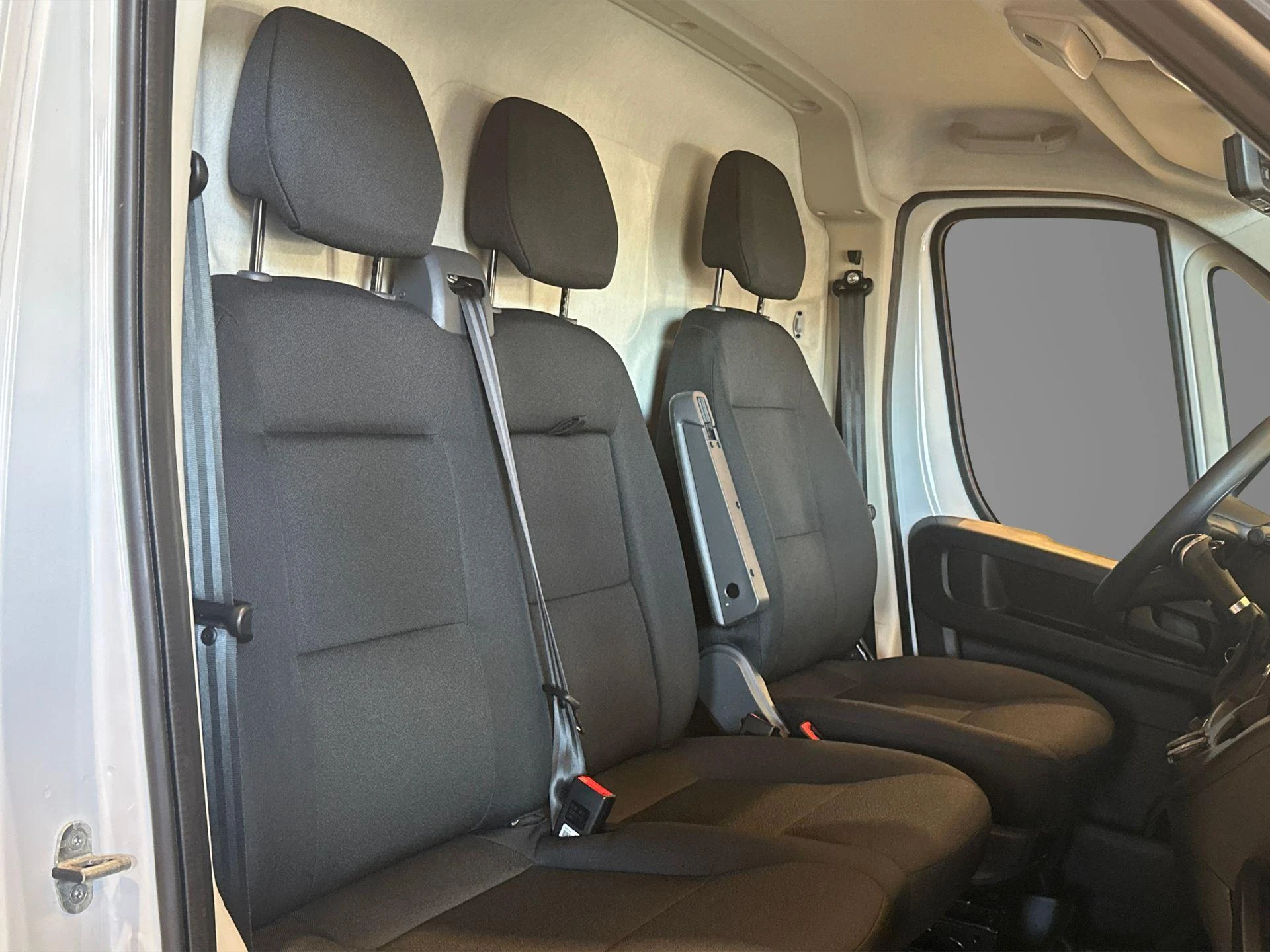 Opel-Movano-image-32