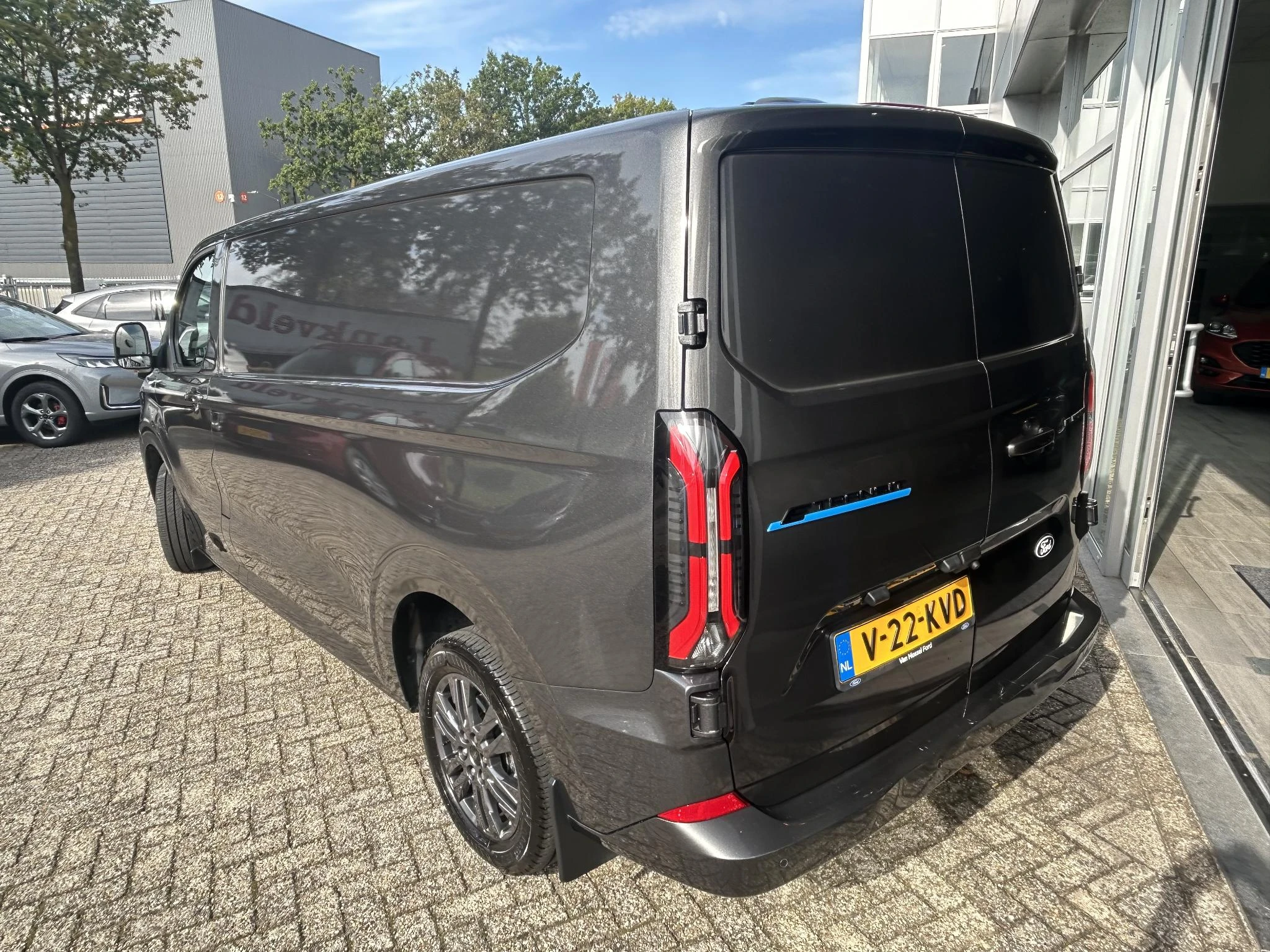 Ford-E-Transit-image-2