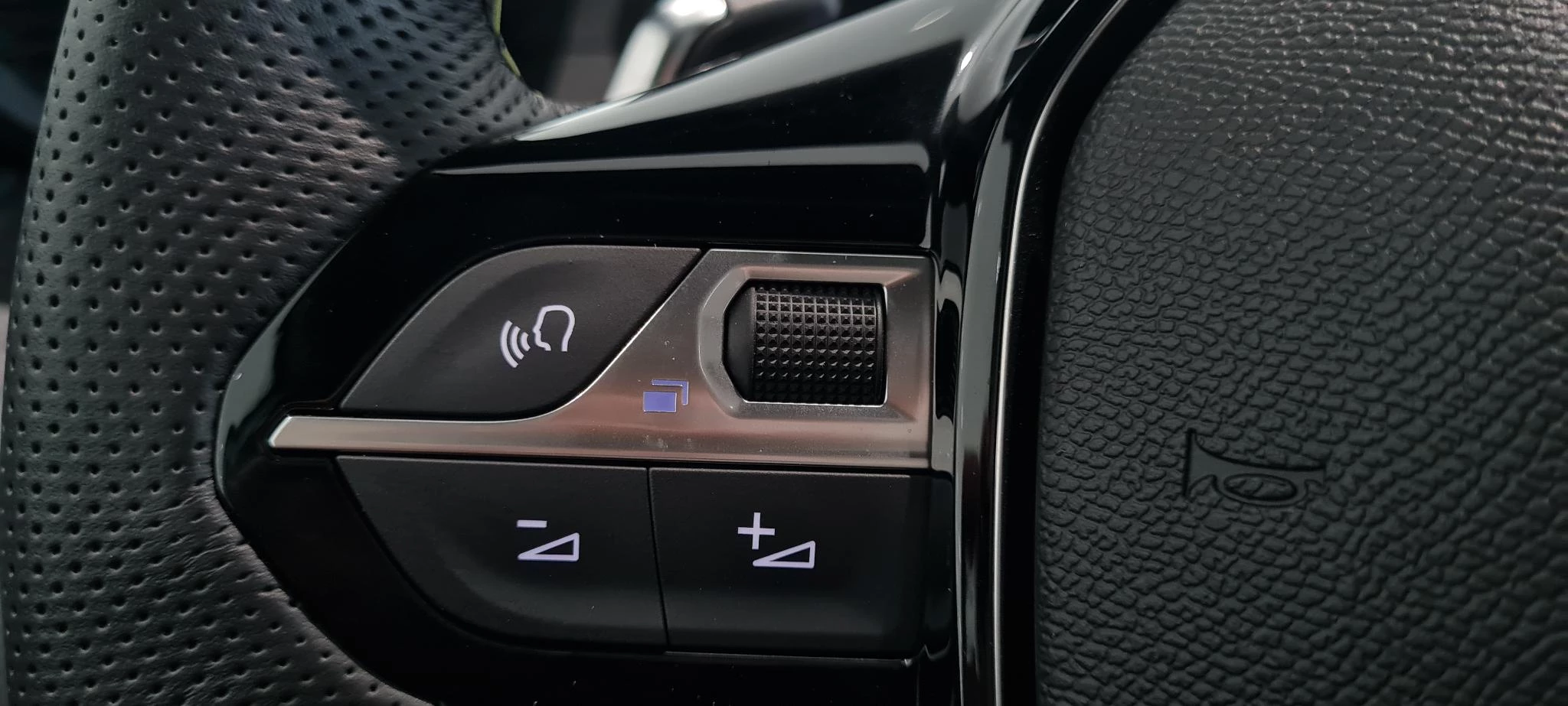 Peugeot 208 Hybrid 100 e-DCS6 GT