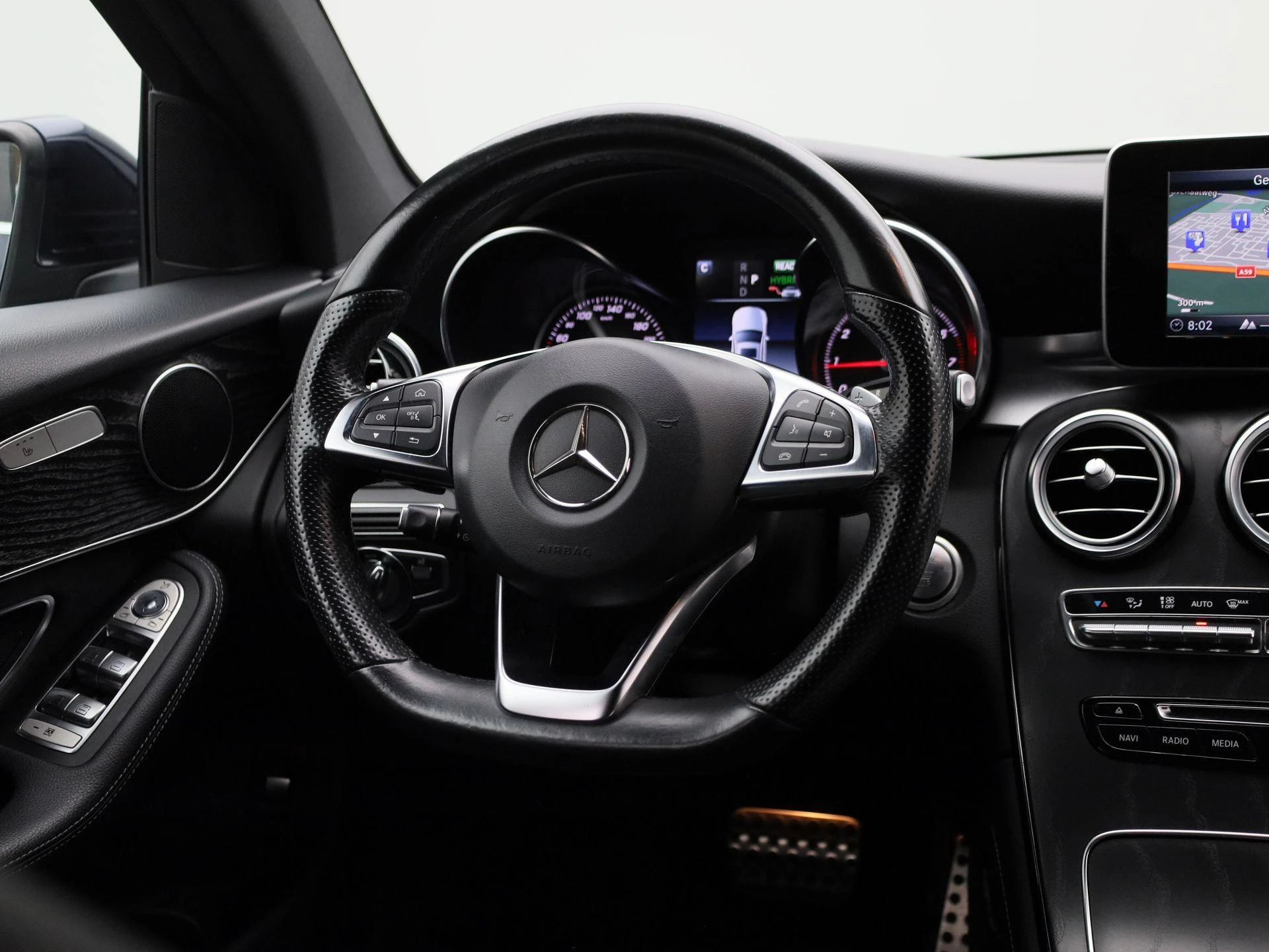 Mercedes-Benz-GLC-image-9