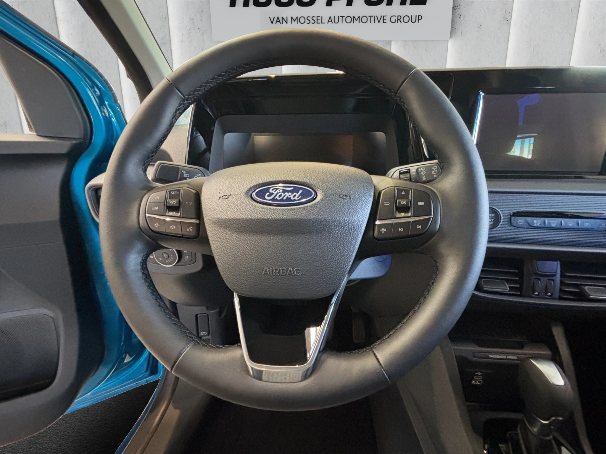Ford-Tourneo Courier-image-12