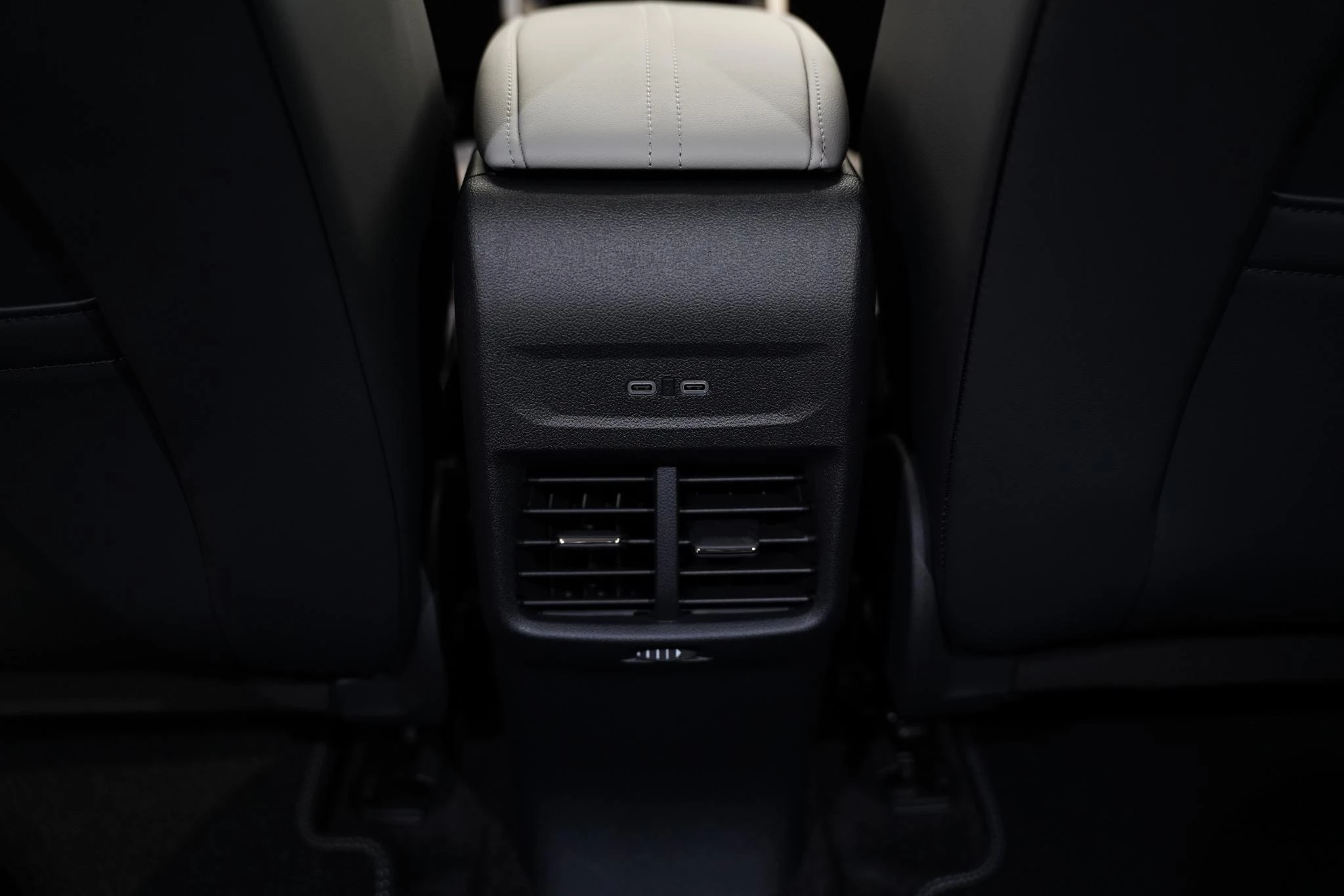 Ford-Explorer EV-image-11