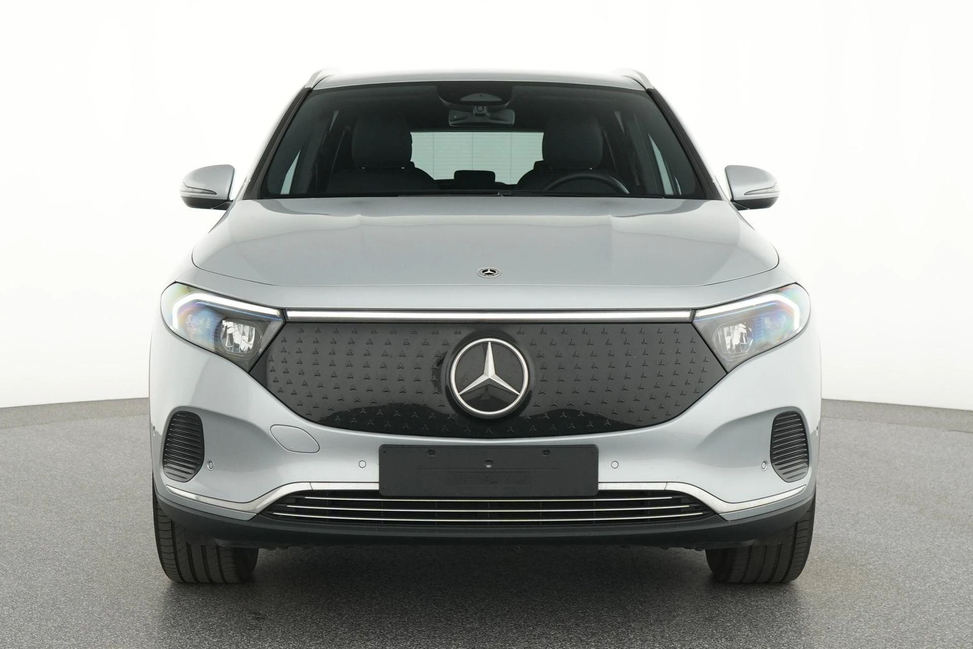 Mercedes-Benz EQA 250+ Business Line + CARPLAY + LED + CAMERA +