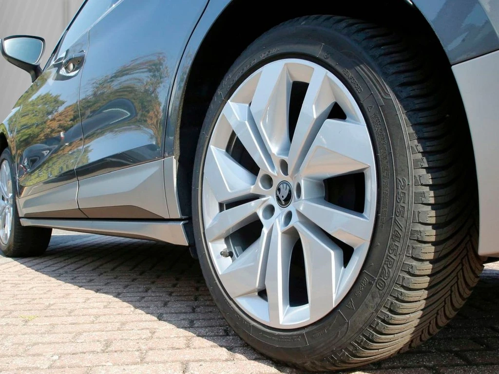 Škoda-Enyaq iV-image-4