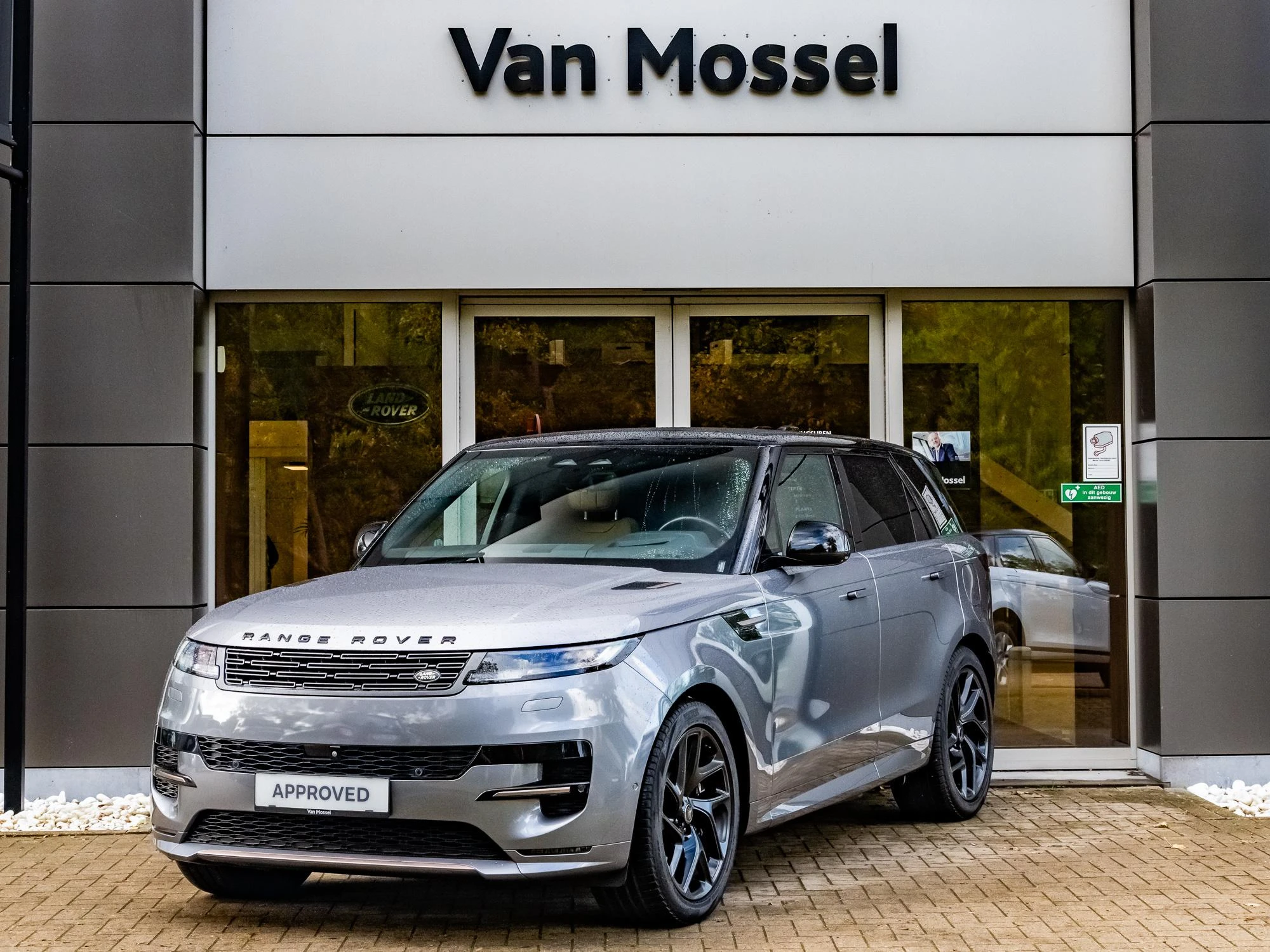 Land Rover-Range Rover Sport-image-0
