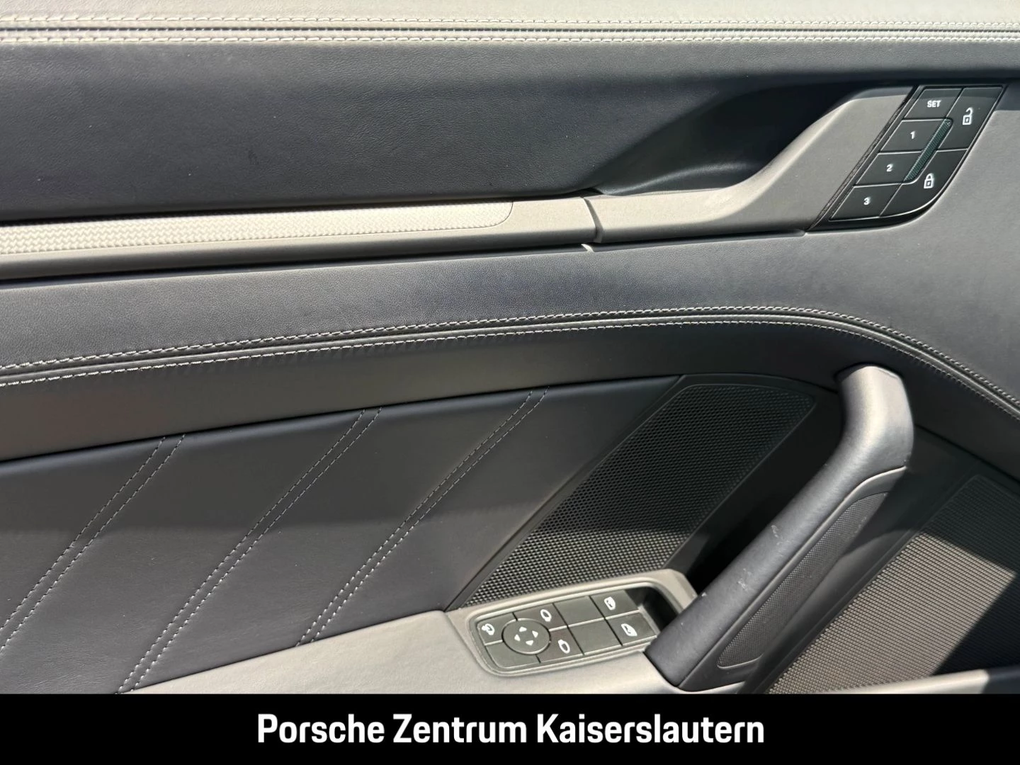 Porsche 911 992 Carrera Sportabgasanlage BOSE 21-Zoll carrera s