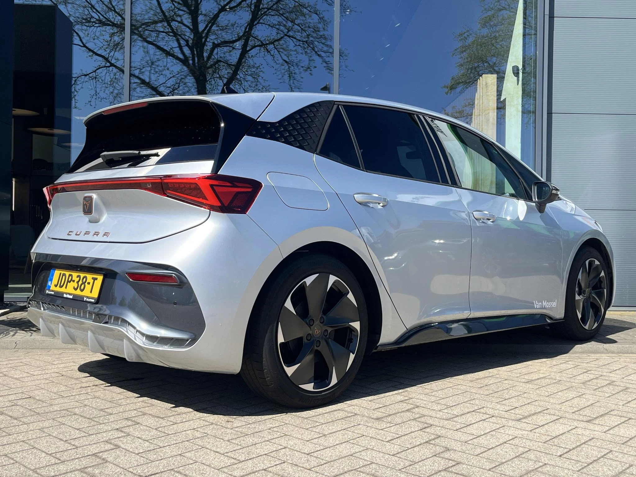 CUPRA Born Essential Limited 63 kWh