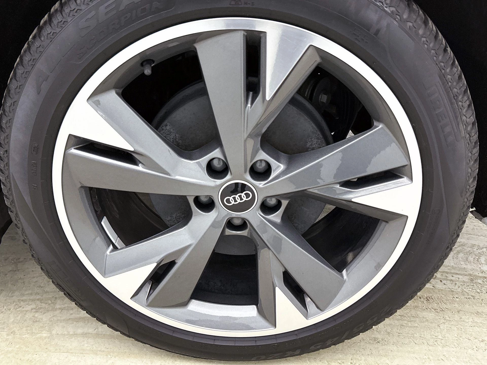 Audi-Q4 e-tron-image-7