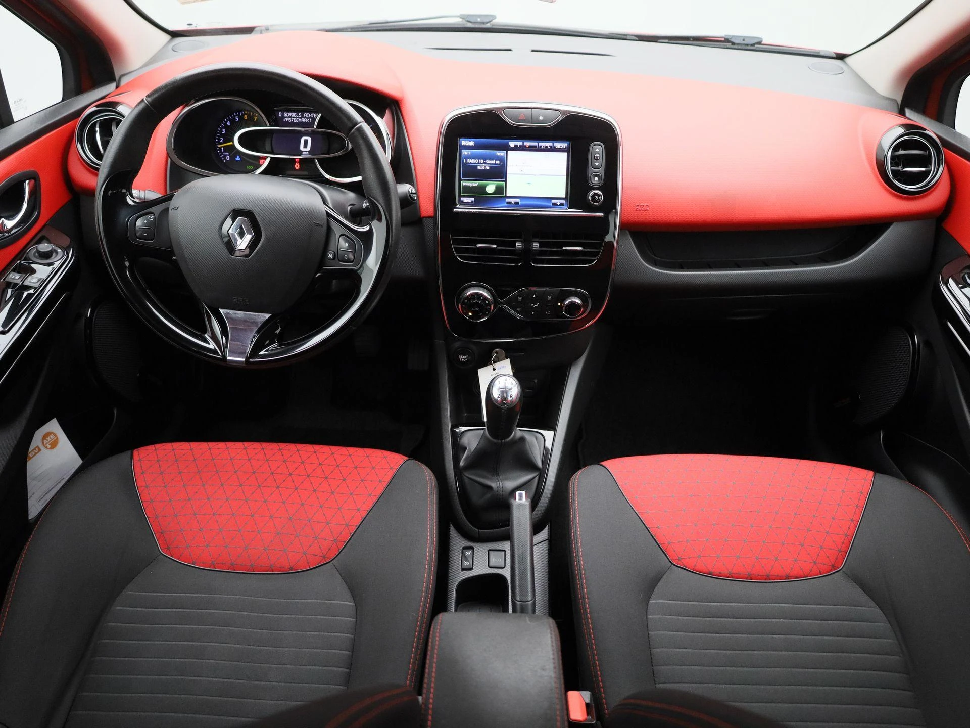Renault-Clio-image-8