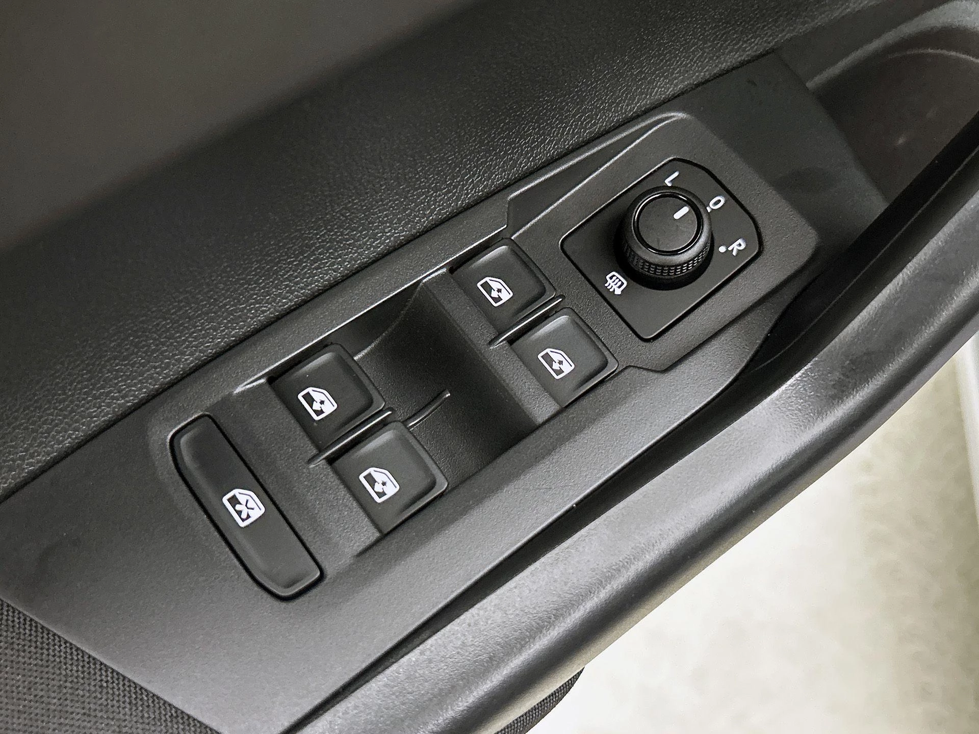 Volkswagen-Taigo-image-26