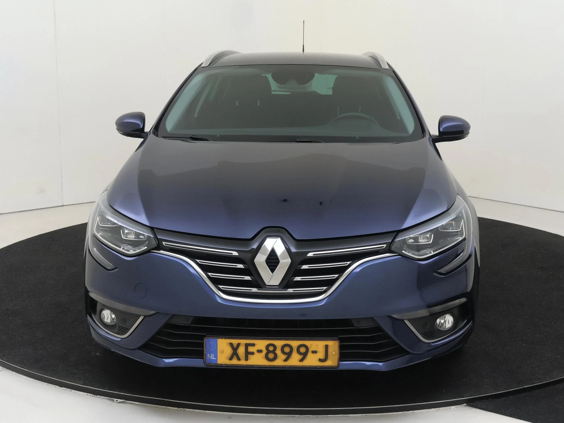 Renault-Mégane Estate-image-5