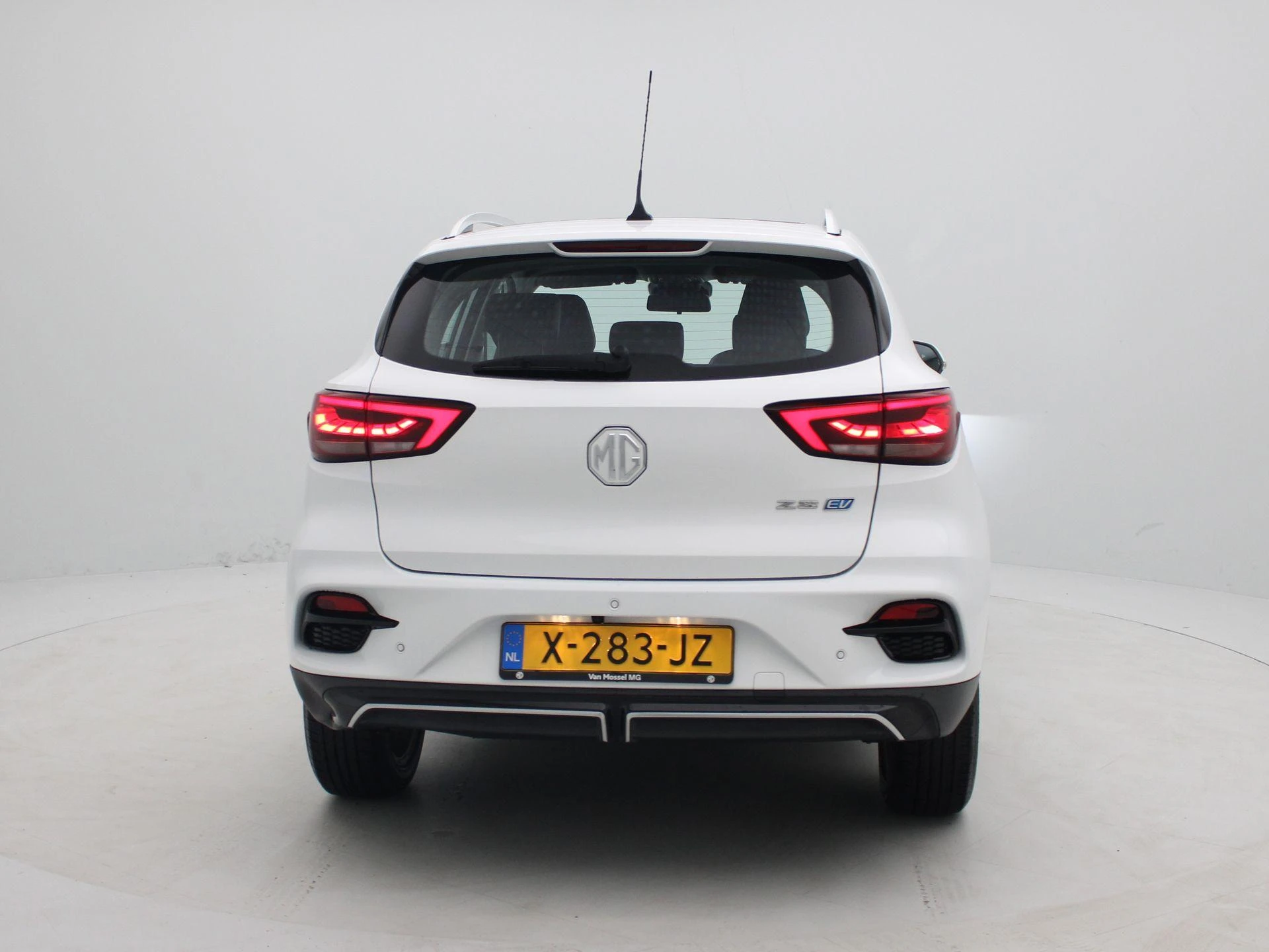 MG-ZS EV-image-4
