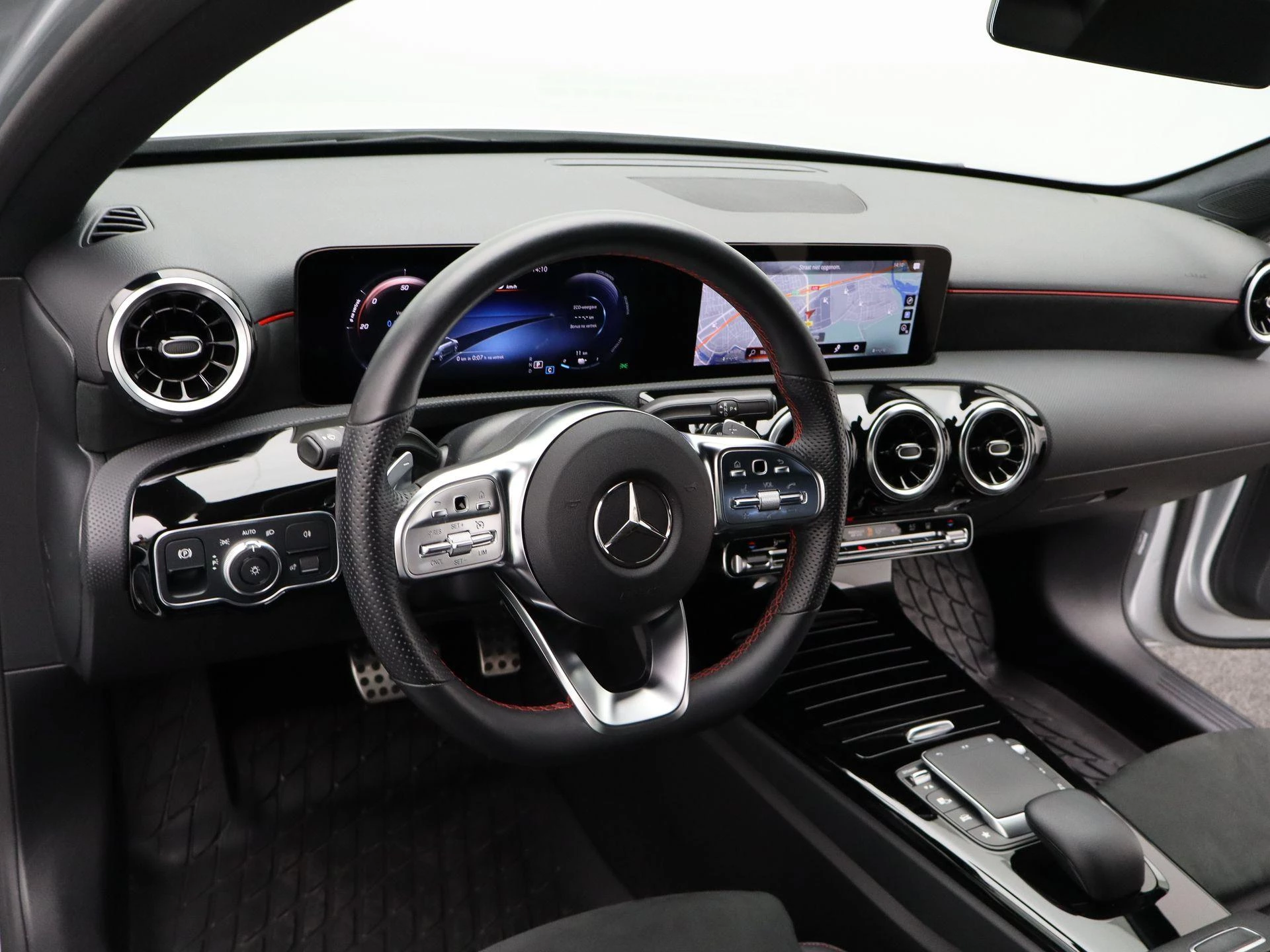 Mercedes-Benz-A-Klasse-image-26