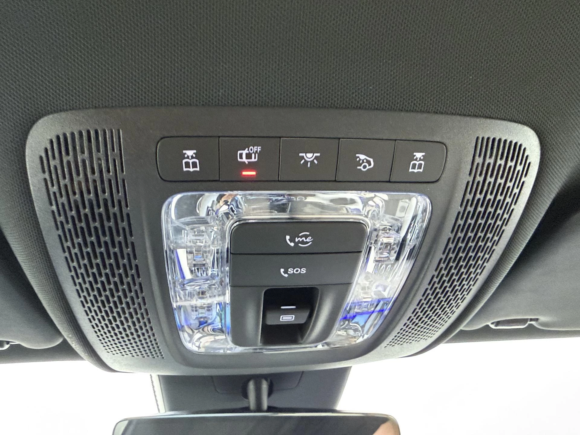 Mercedes-Benz-CLA-image-22