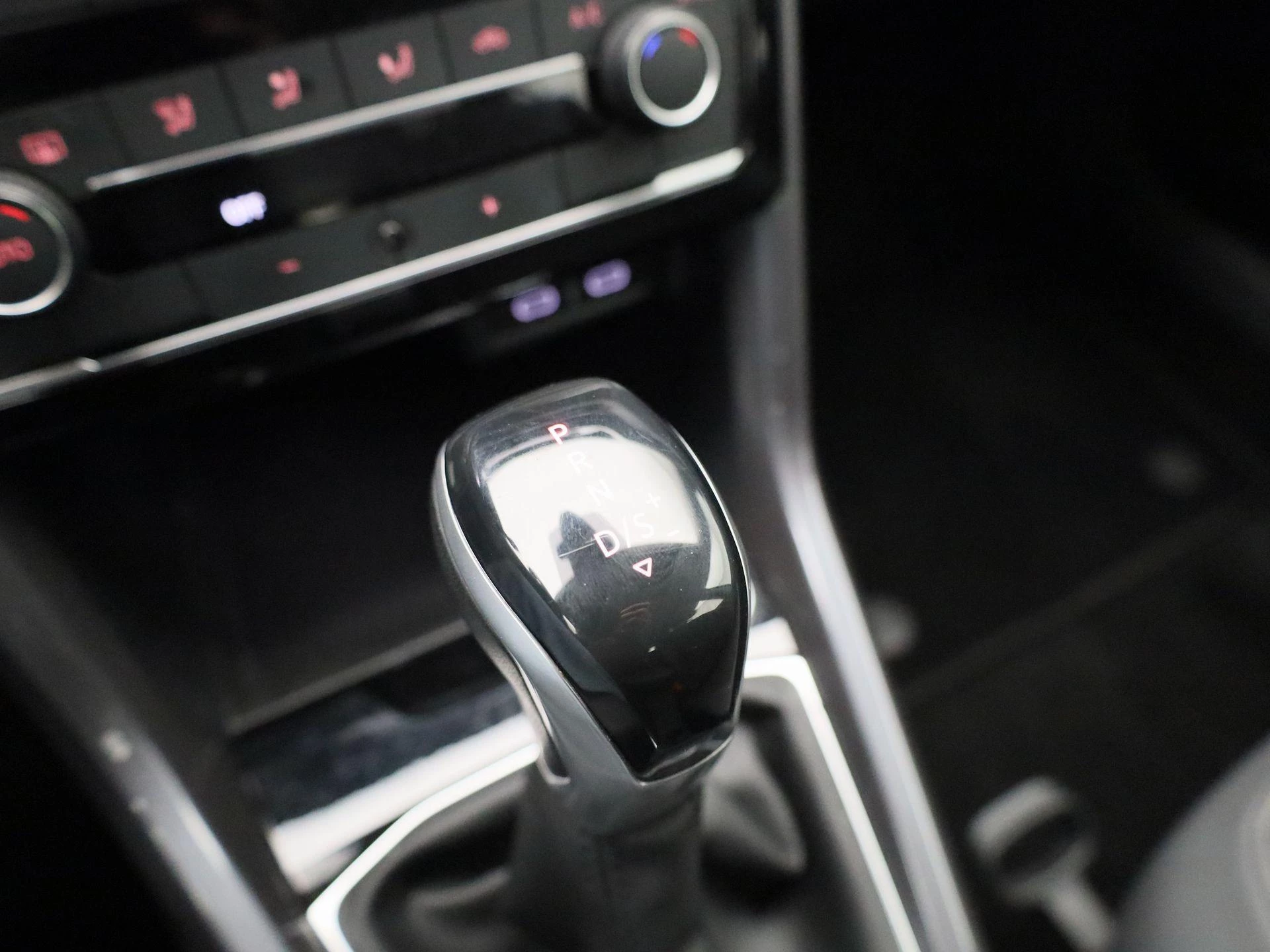 Volkswagen-T-Cross-image-22