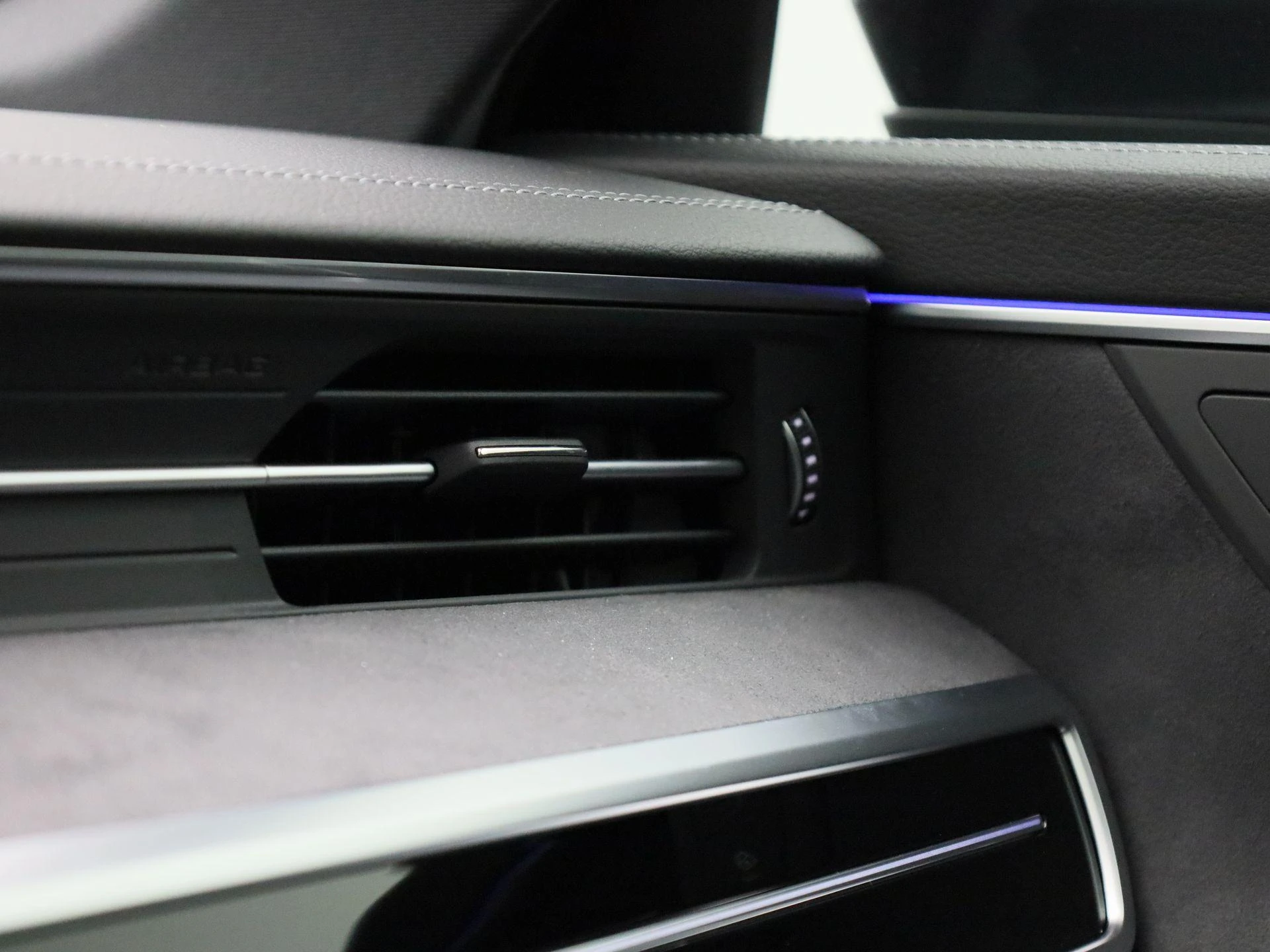 Audi-A6-image-35