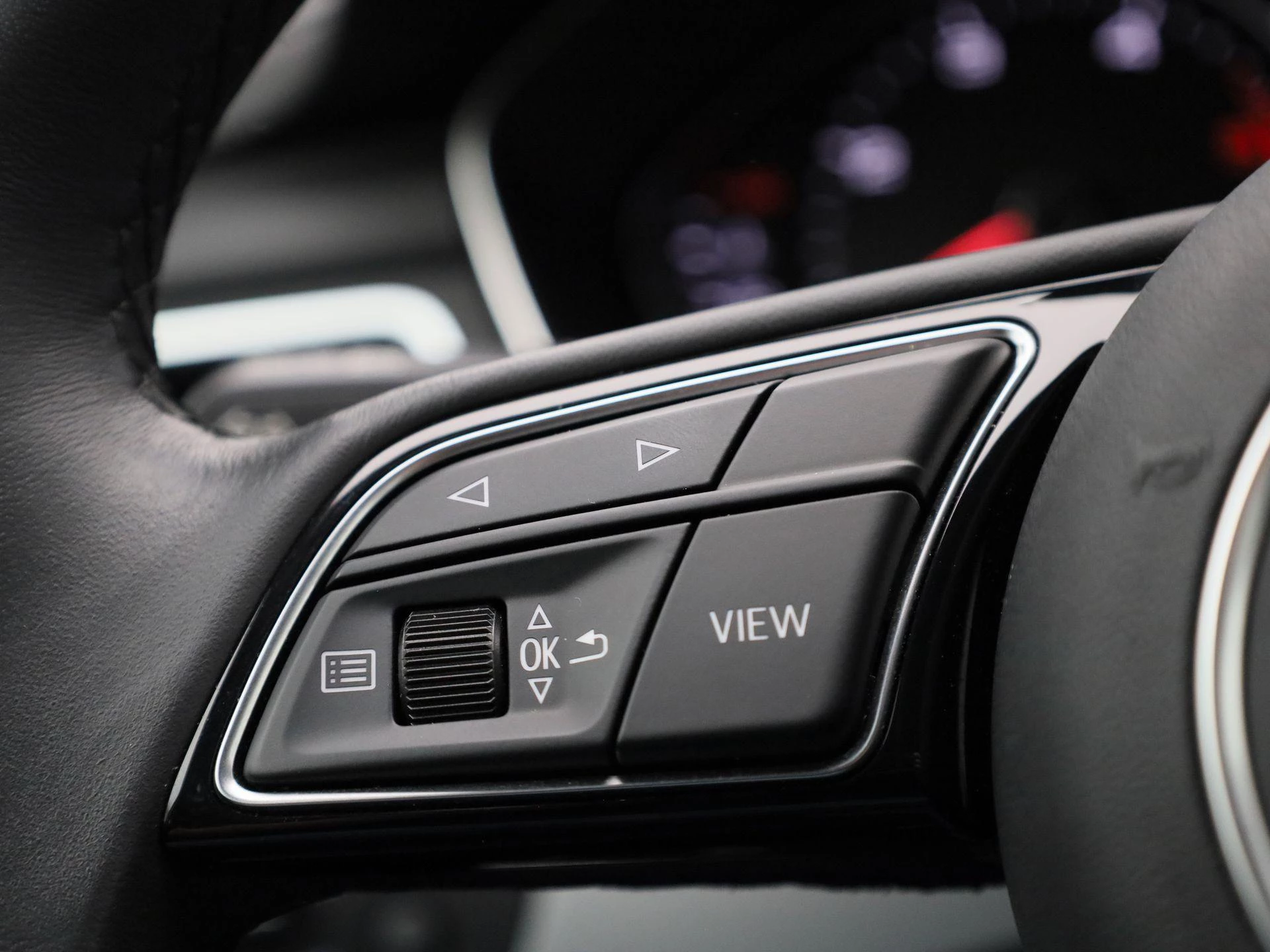 Audi A4 2.0 30 TDi 100kW S tronic Attraction B.E