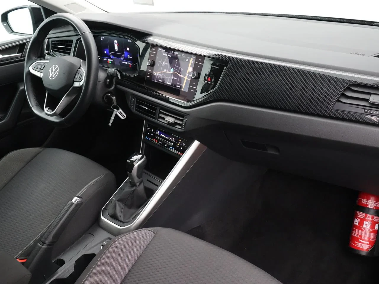 Volkswagen-Polo-image-8