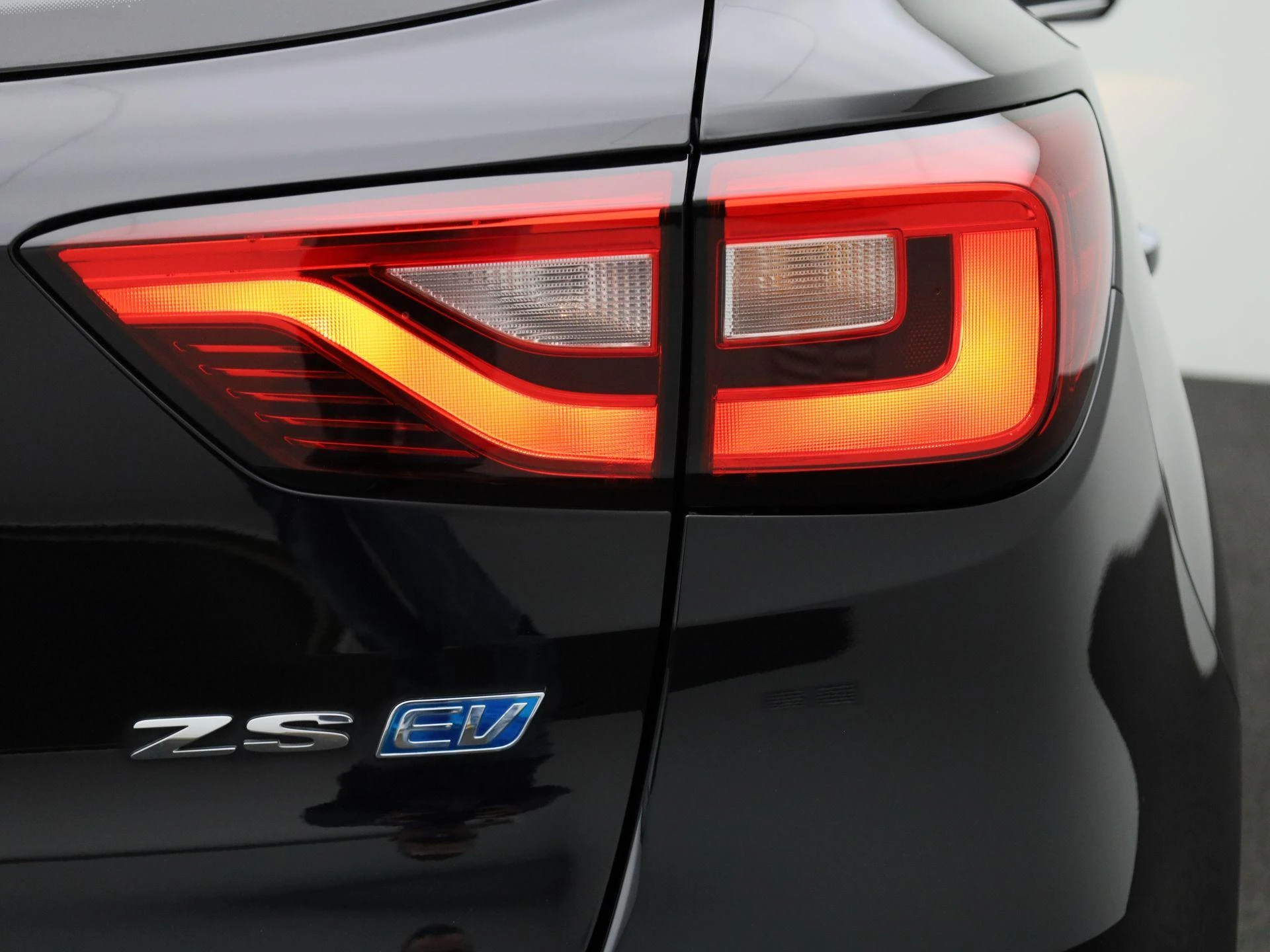 MG-ZS EV-image-6