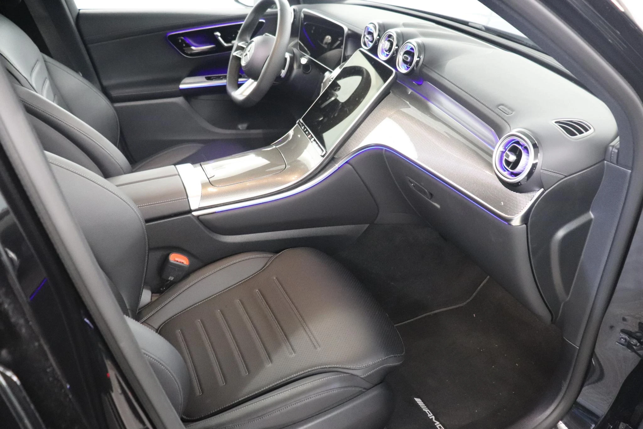 Mercedes-Benz-GLC-image-17