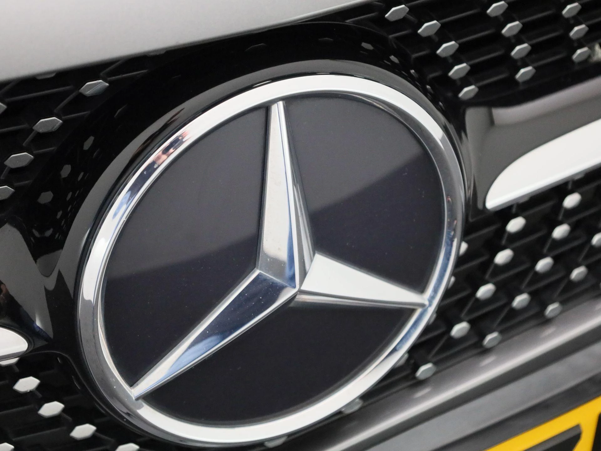 Mercedes-Benz A-Klasse 250 e Business Solution AMG Limited
