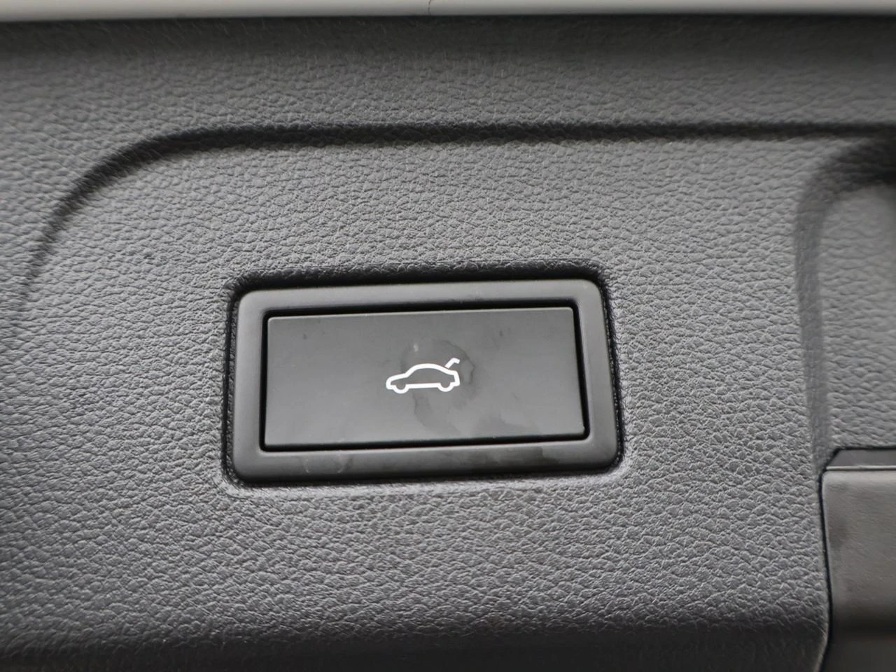 Volkswagen-Touran-image-5