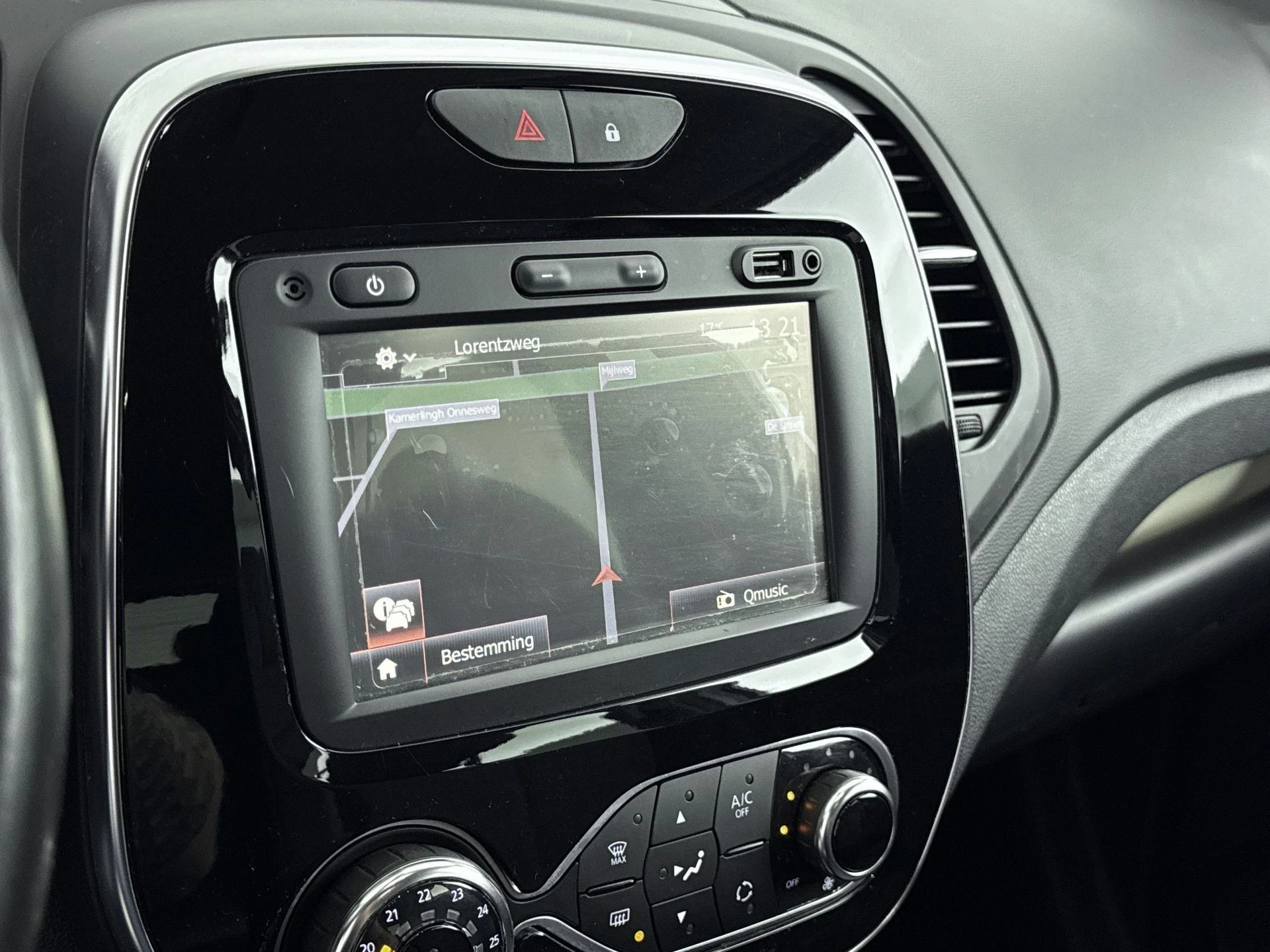 Renault-Captur-image-14