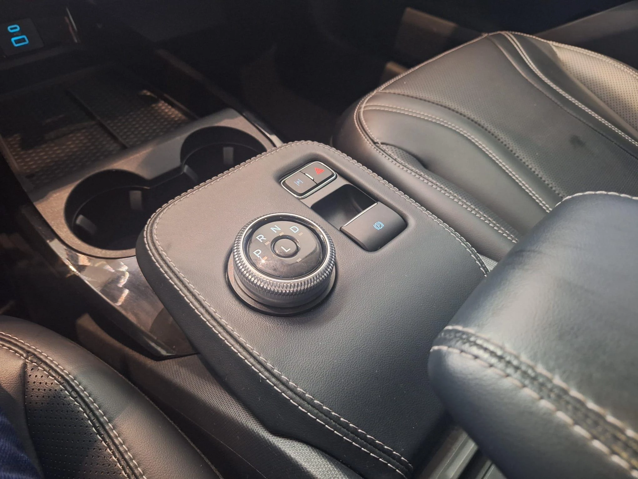 Ford-Mustang Mach-E-image-31