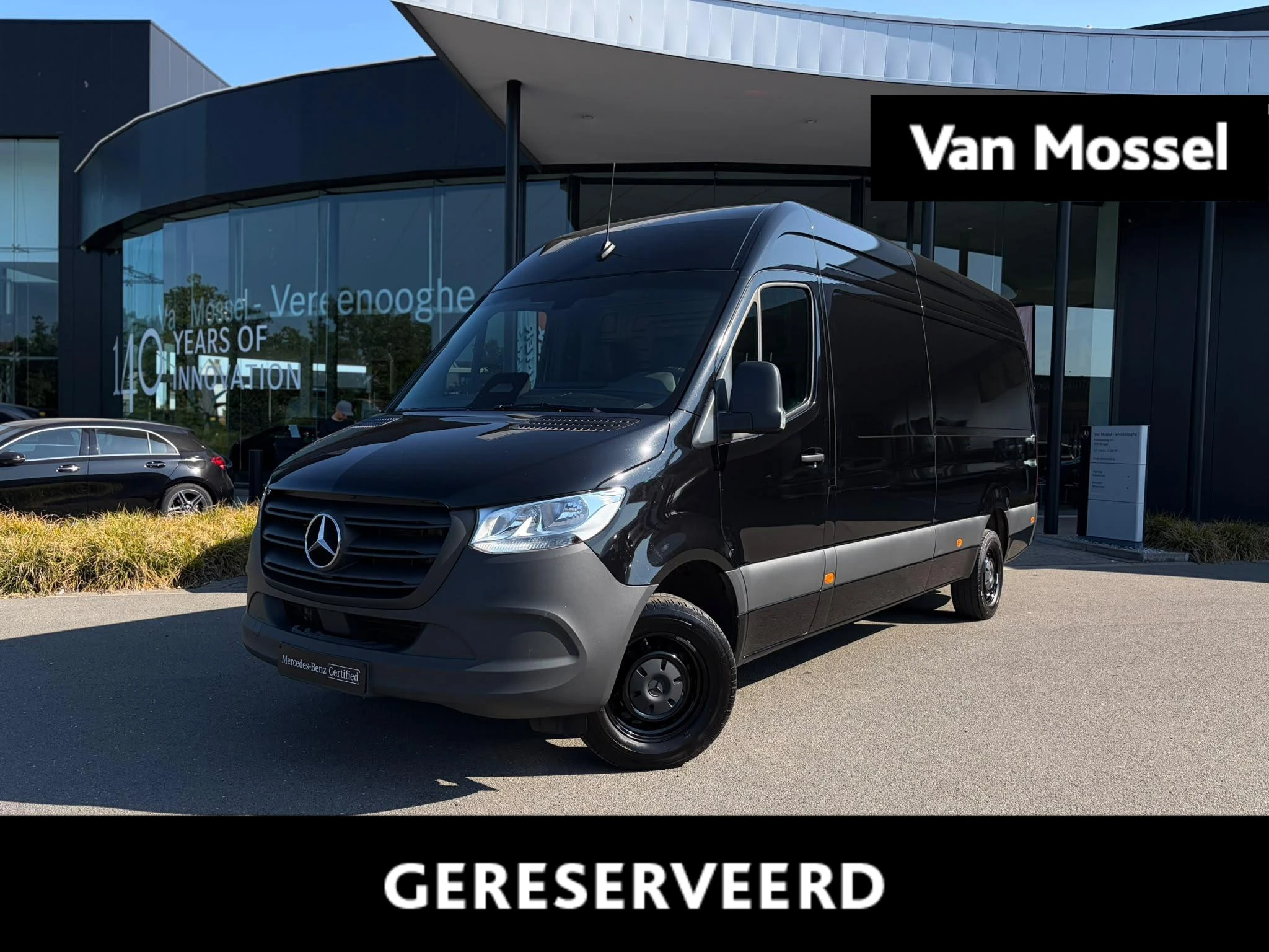 Mercedes-Benz-Sprinter-image-0