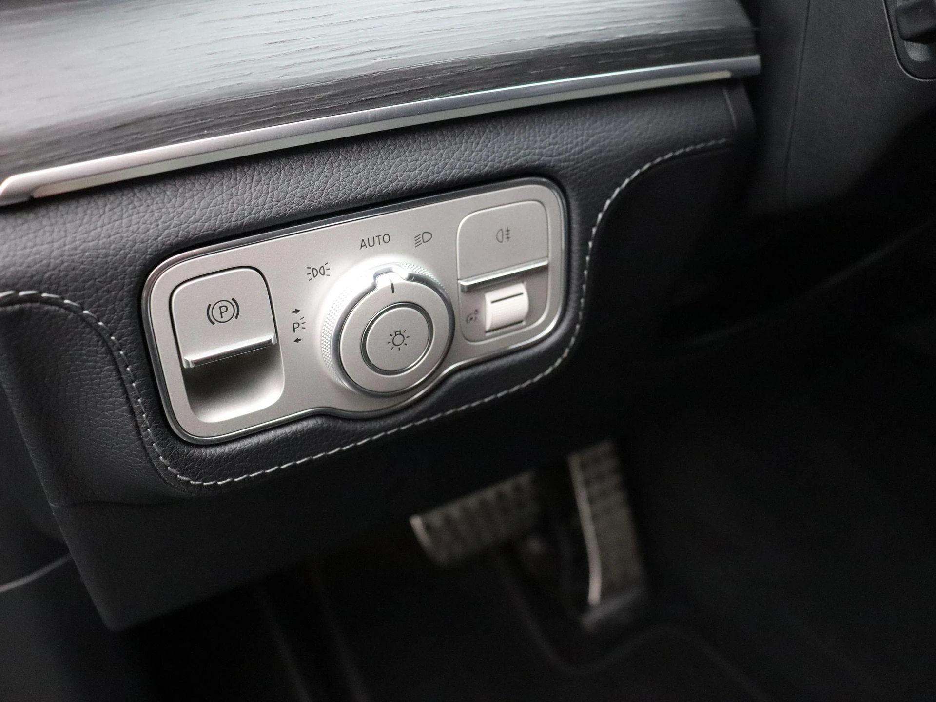 Mercedes-Benz-GLE-image-10