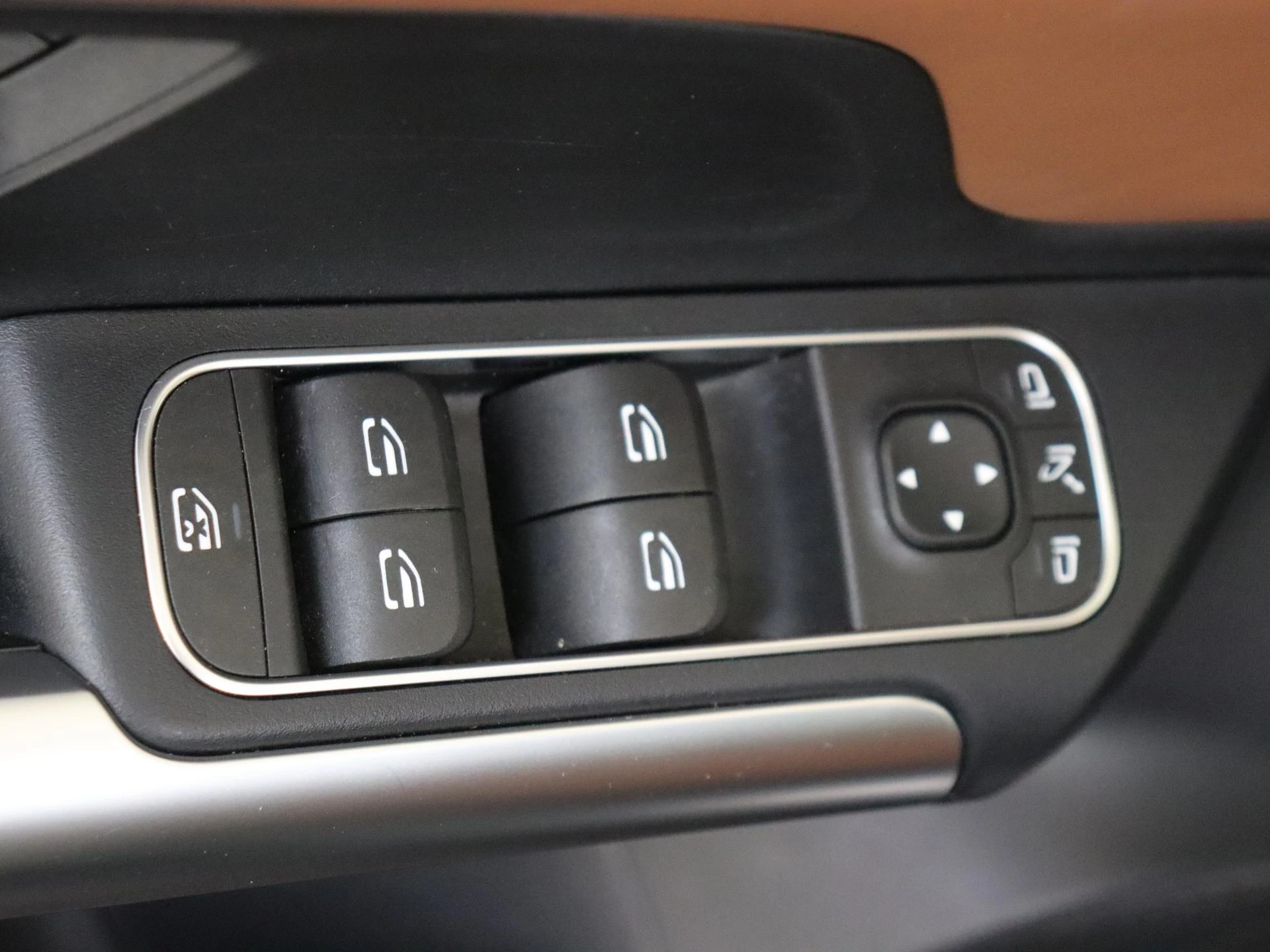 Mercedes-Benz-GLA-image-22