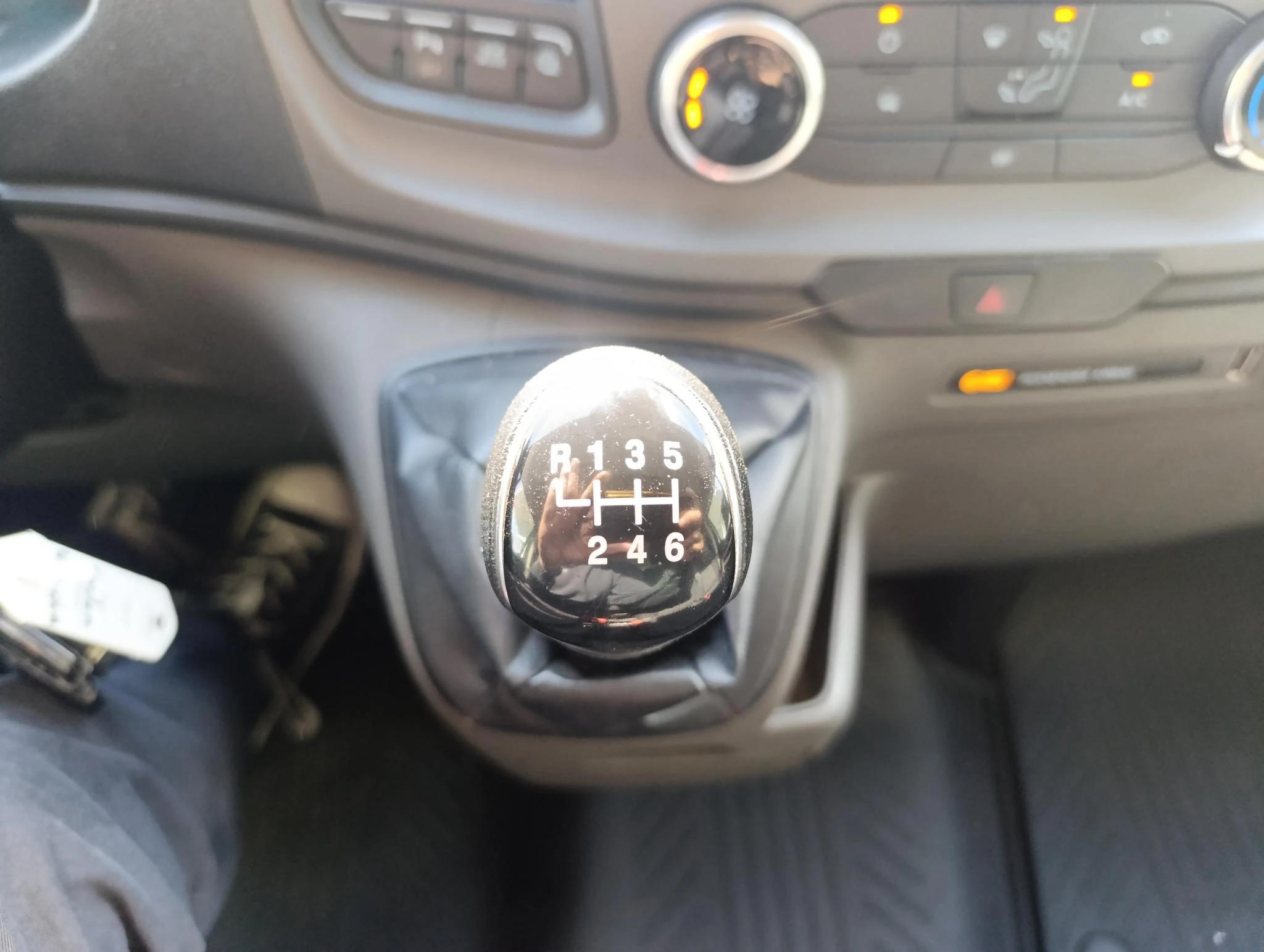 Ford-Transit Custom-image-15