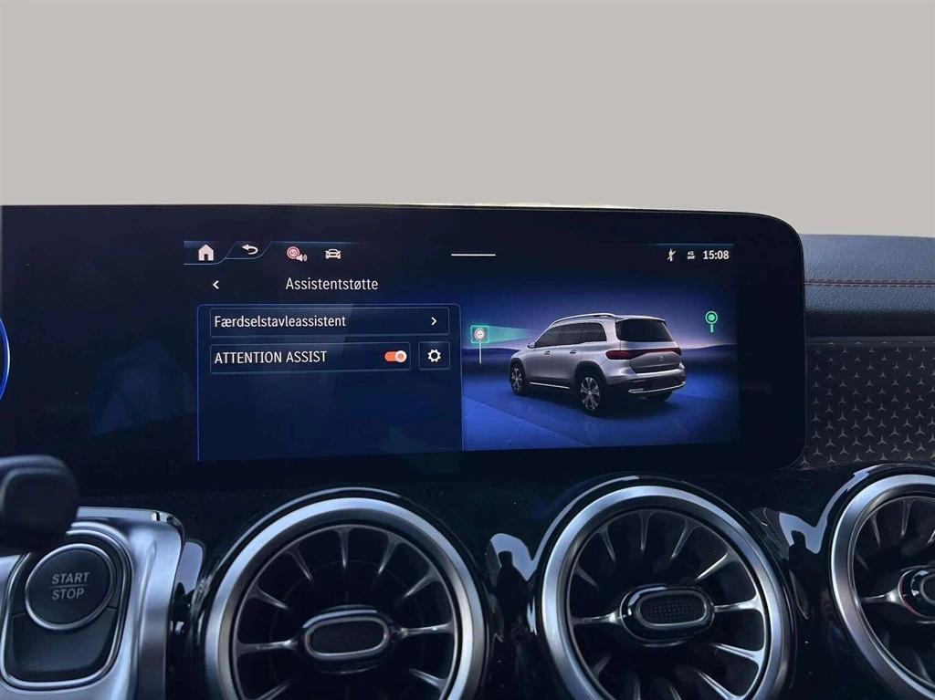 Mercedes-Benz-EQB-image-17
