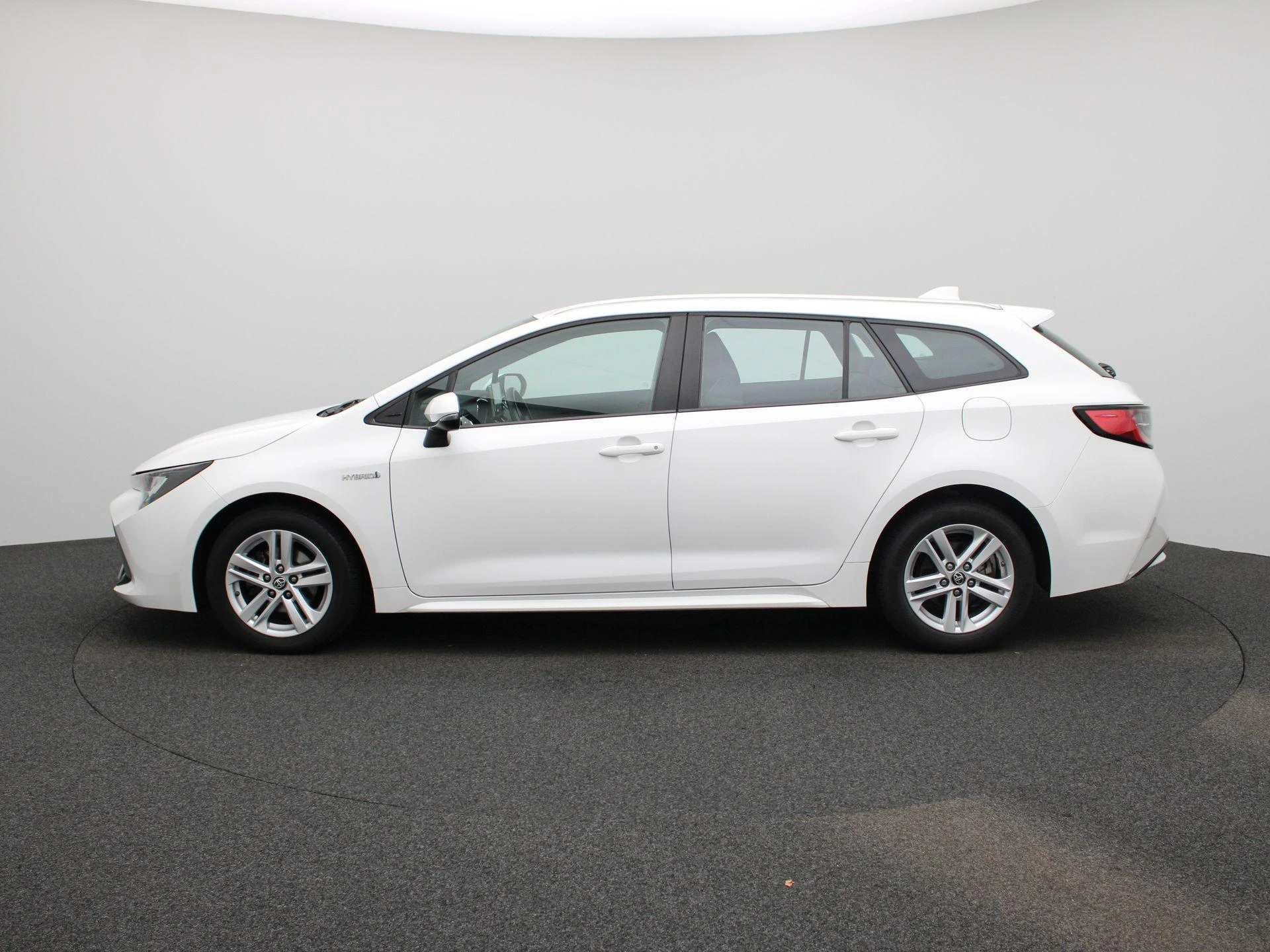 Toyota-Corolla Touring Sports-image-5
